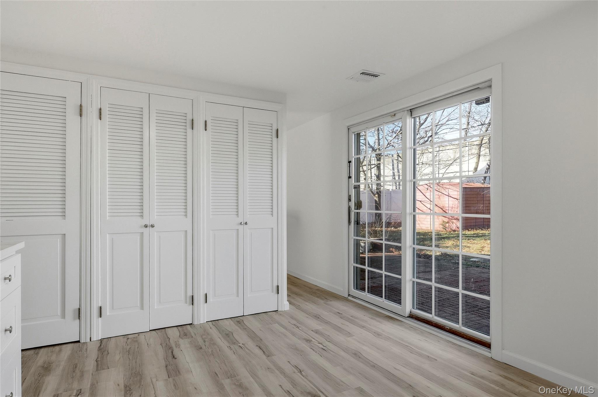 Single Family Sunflower Suffolk County, NY 11749, MLS-934577-11