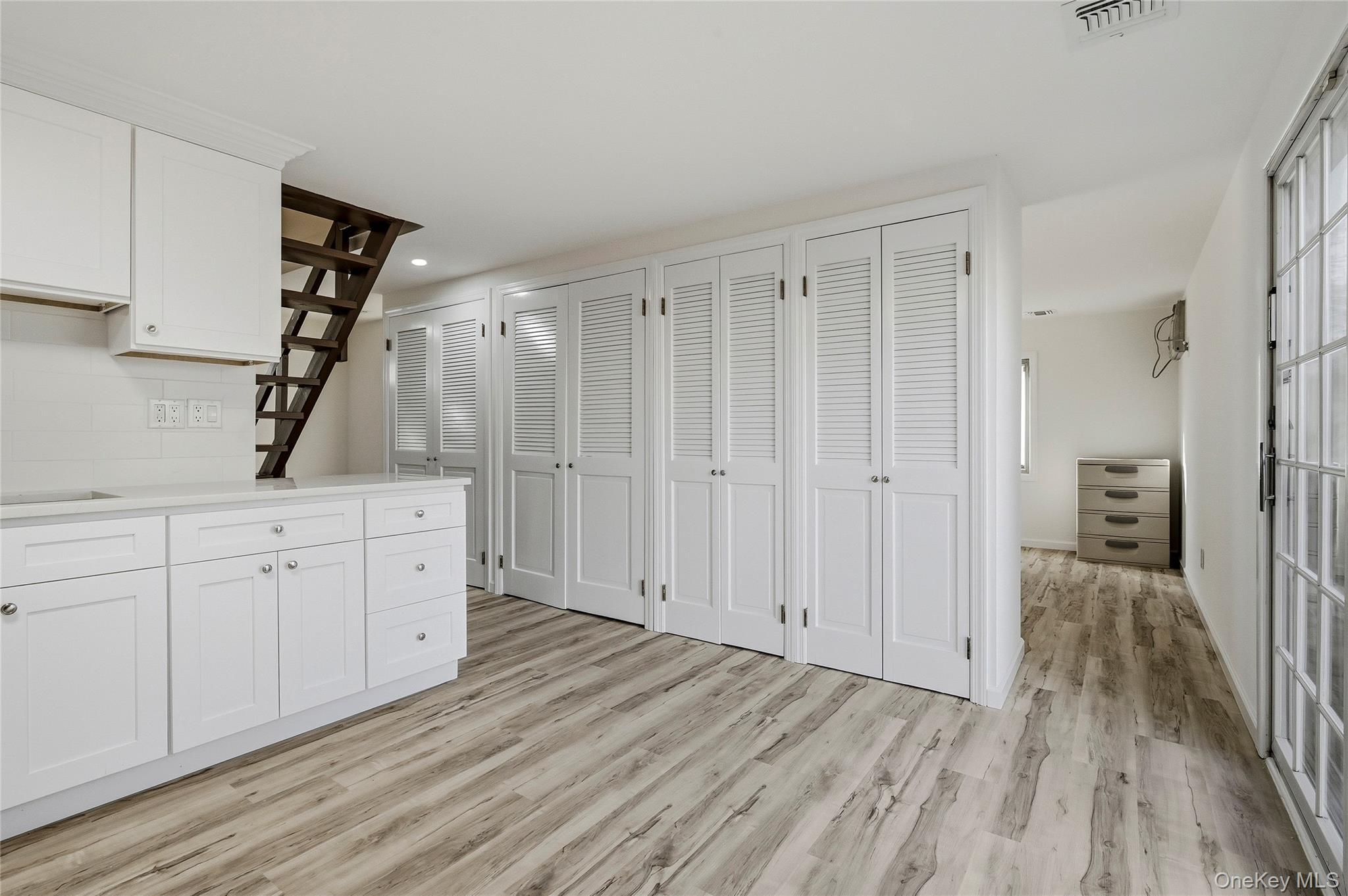 Single Family Sunflower Suffolk County, NY 11749, MLS-934577-12