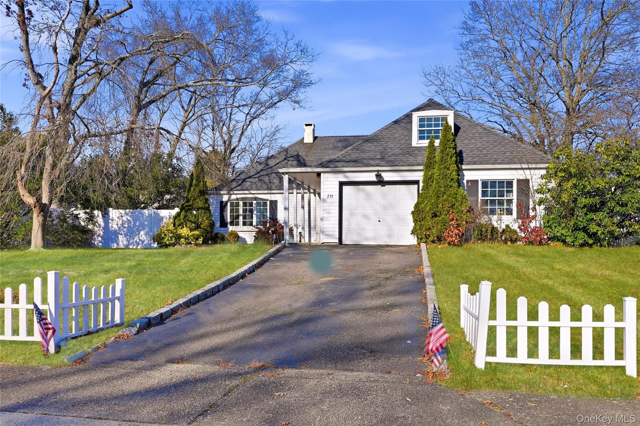 Single Family Sunflower Suffolk County, NY 11749, MLS-934577-2