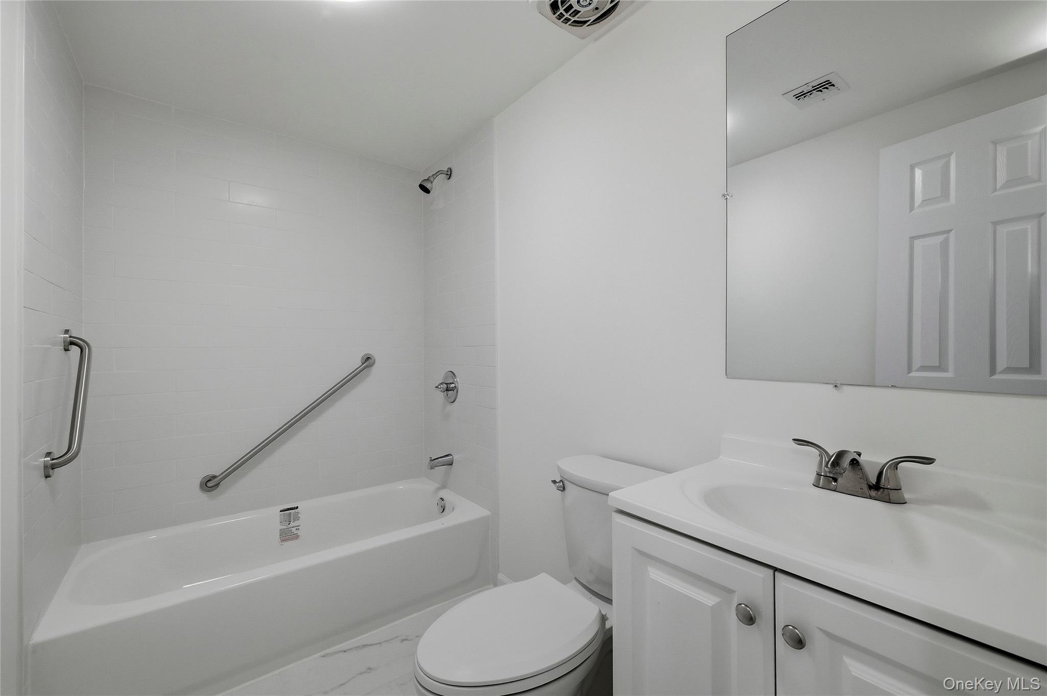 Single Family Sunflower Suffolk County, NY 11749, MLS-934577-25