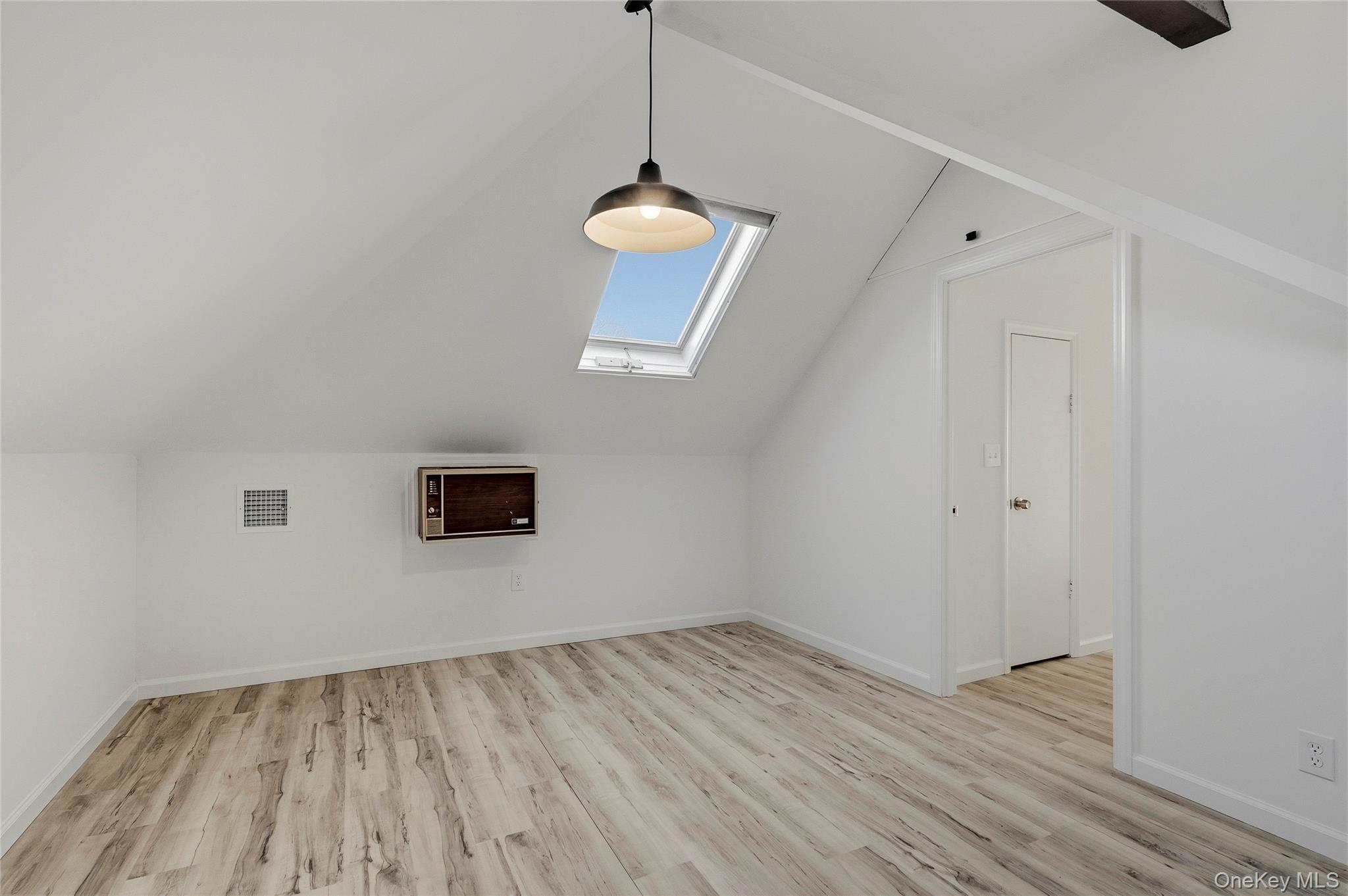 Single Family Sunflower Suffolk County, NY 11749, MLS-934577-27