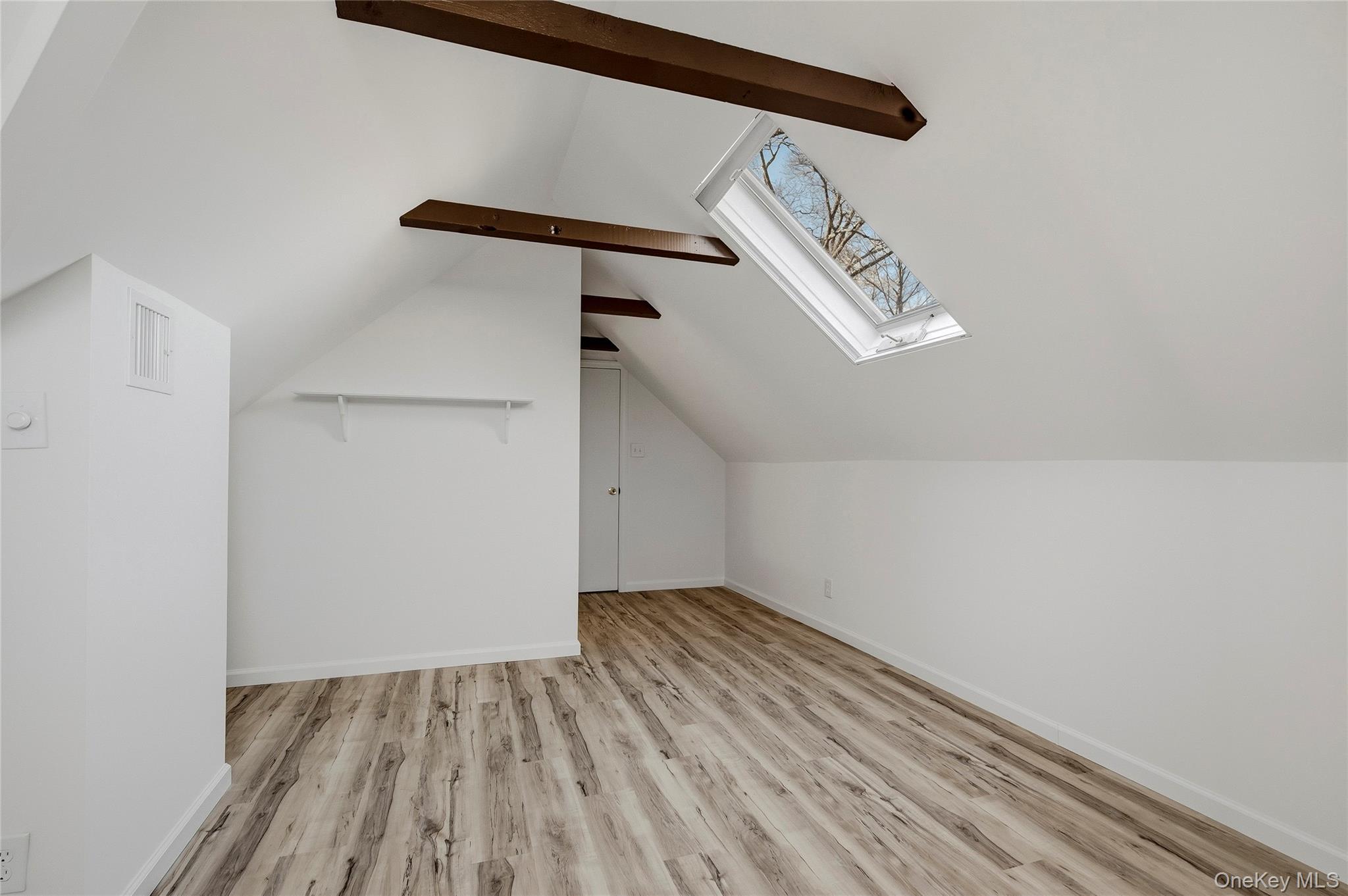 Single Family Sunflower Suffolk County, NY 11749, MLS-934577-28