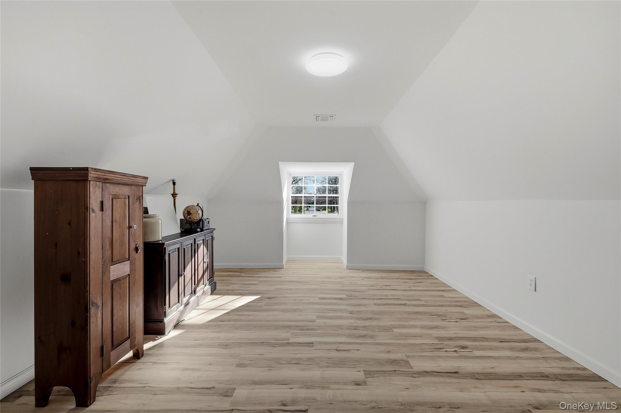 Single Family Sunflower Suffolk County, NY 11749, MLS-934577-29