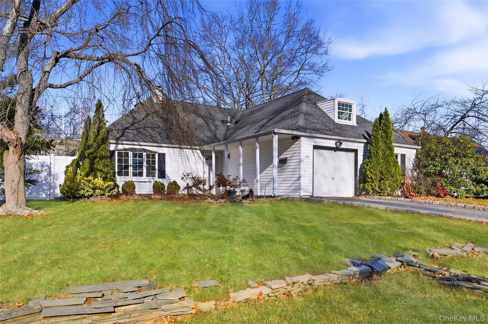 Single Family Sunflower Suffolk County, NY 11749, MLS-934577-3