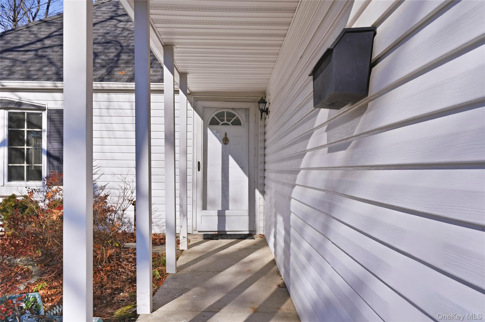 Single Family Sunflower Suffolk County, NY 11749, MLS-934577-4