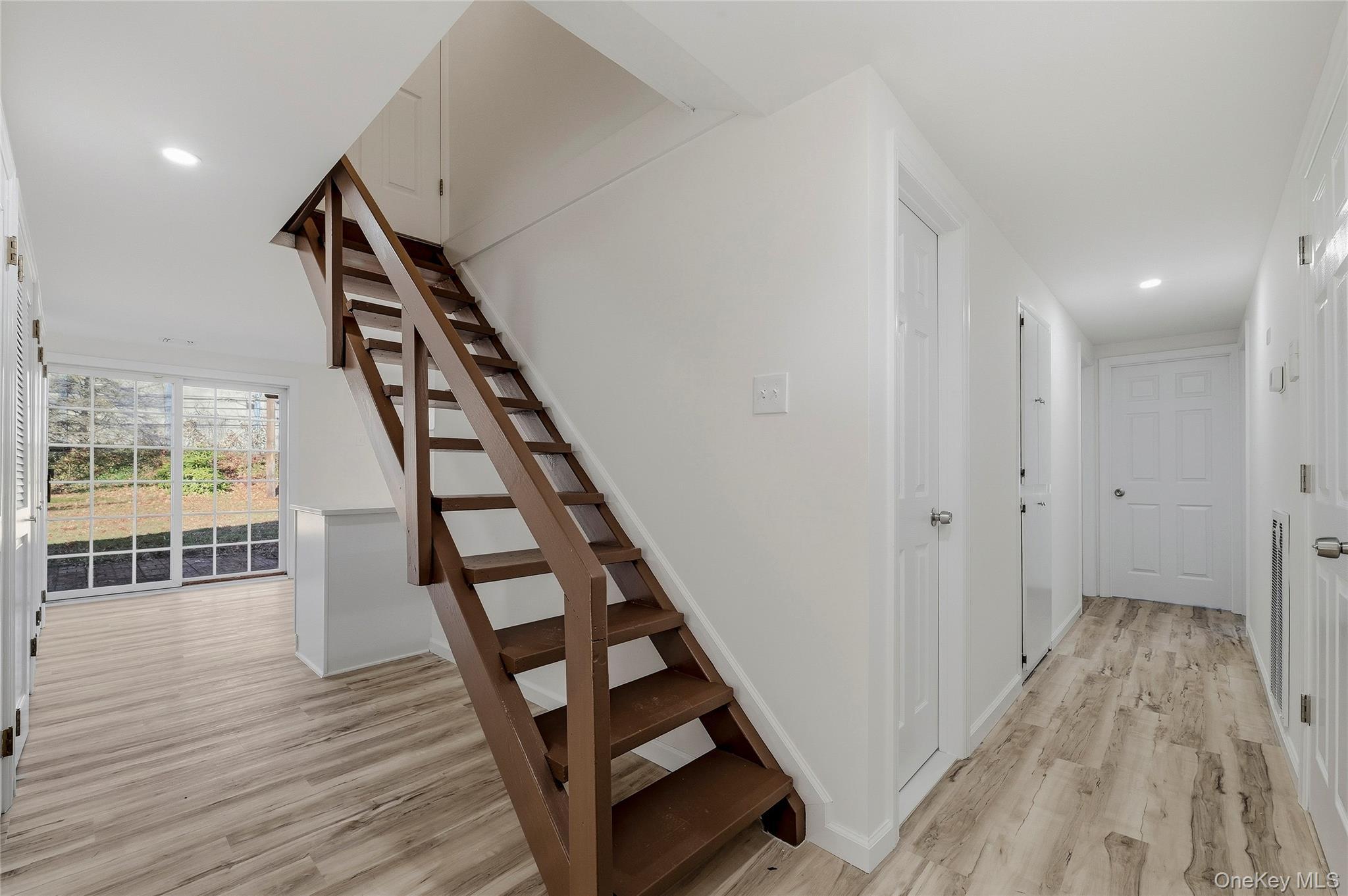 Single Family Sunflower Suffolk County, NY 11749, MLS-934577-6