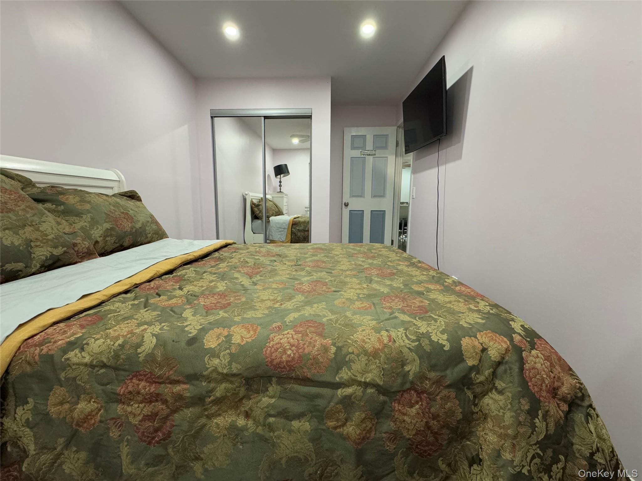 Single Family Harper Bronx, NY 10466, MLS-934633-24