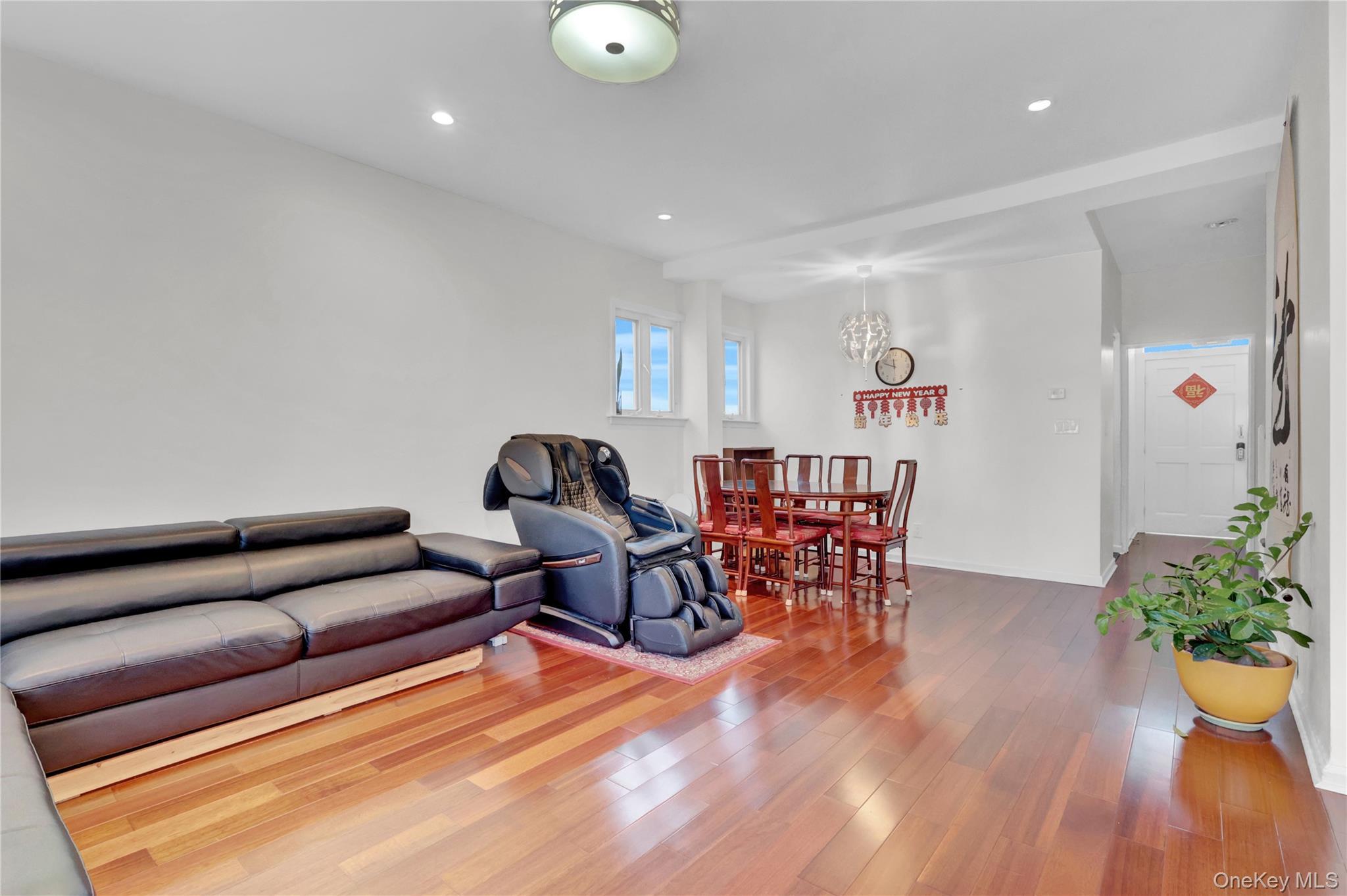 Single Family Commonwealth  Queens, NY 11426, MLS-934651-3