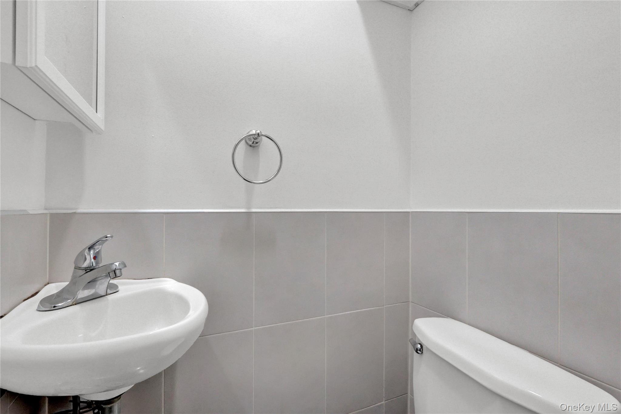 Single Family Commonwealth  Queens, NY 11426, MLS-934651-7