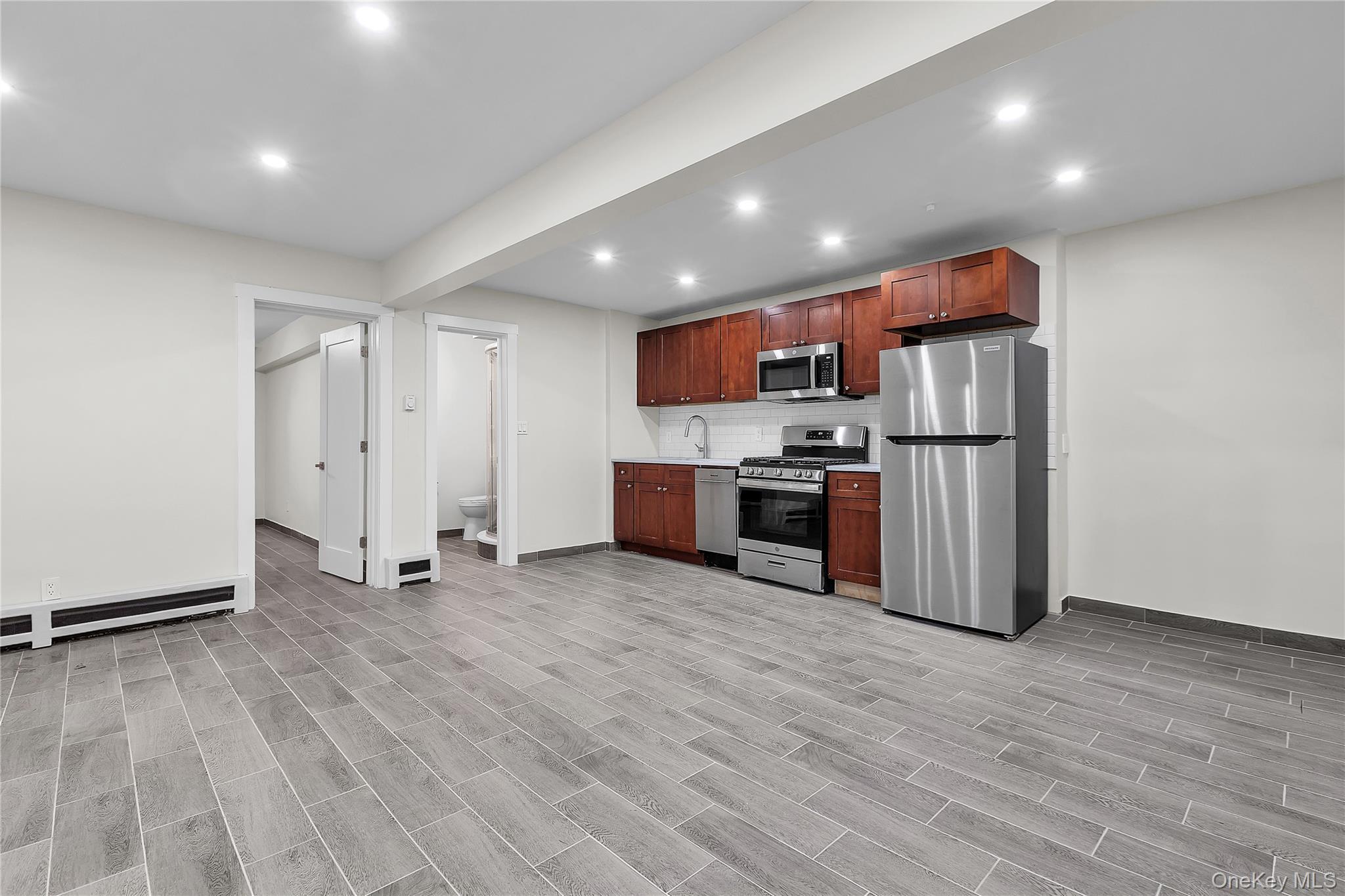 Single Family Tenbroeck Bronx, NY 10469, MLS-934728-19