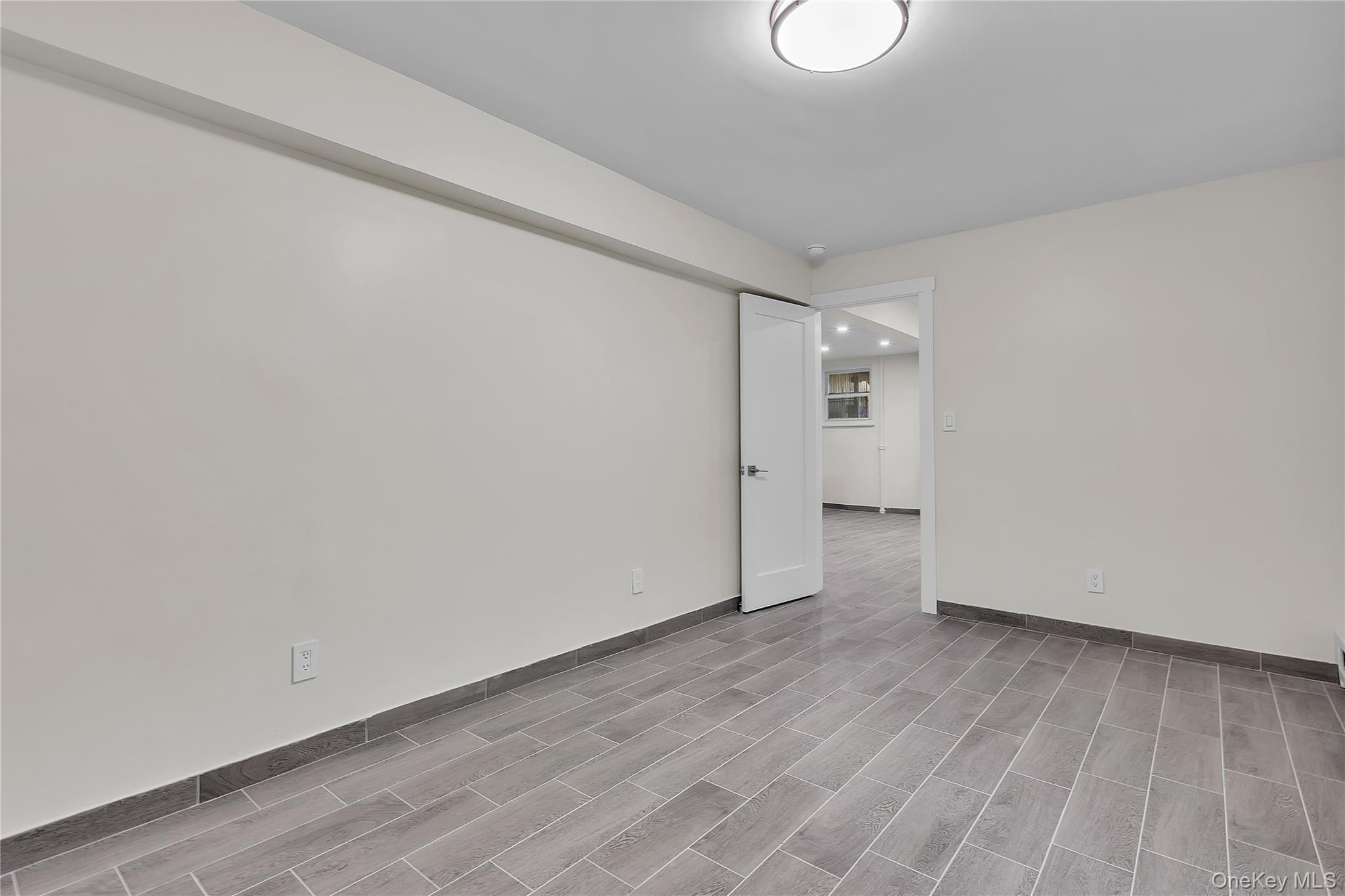 Single Family Tenbroeck Bronx, NY 10469, MLS-934728-21