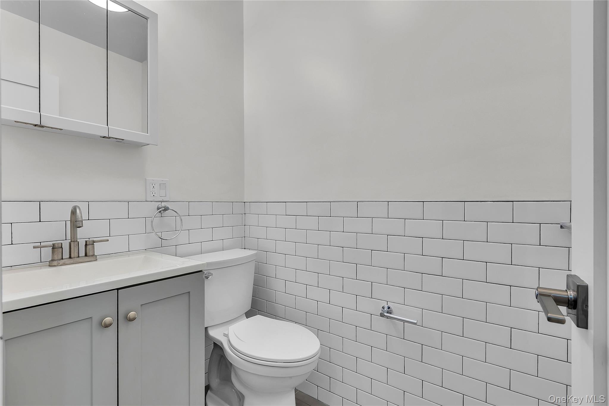 Single Family Tenbroeck Bronx, NY 10469, MLS-934728-7