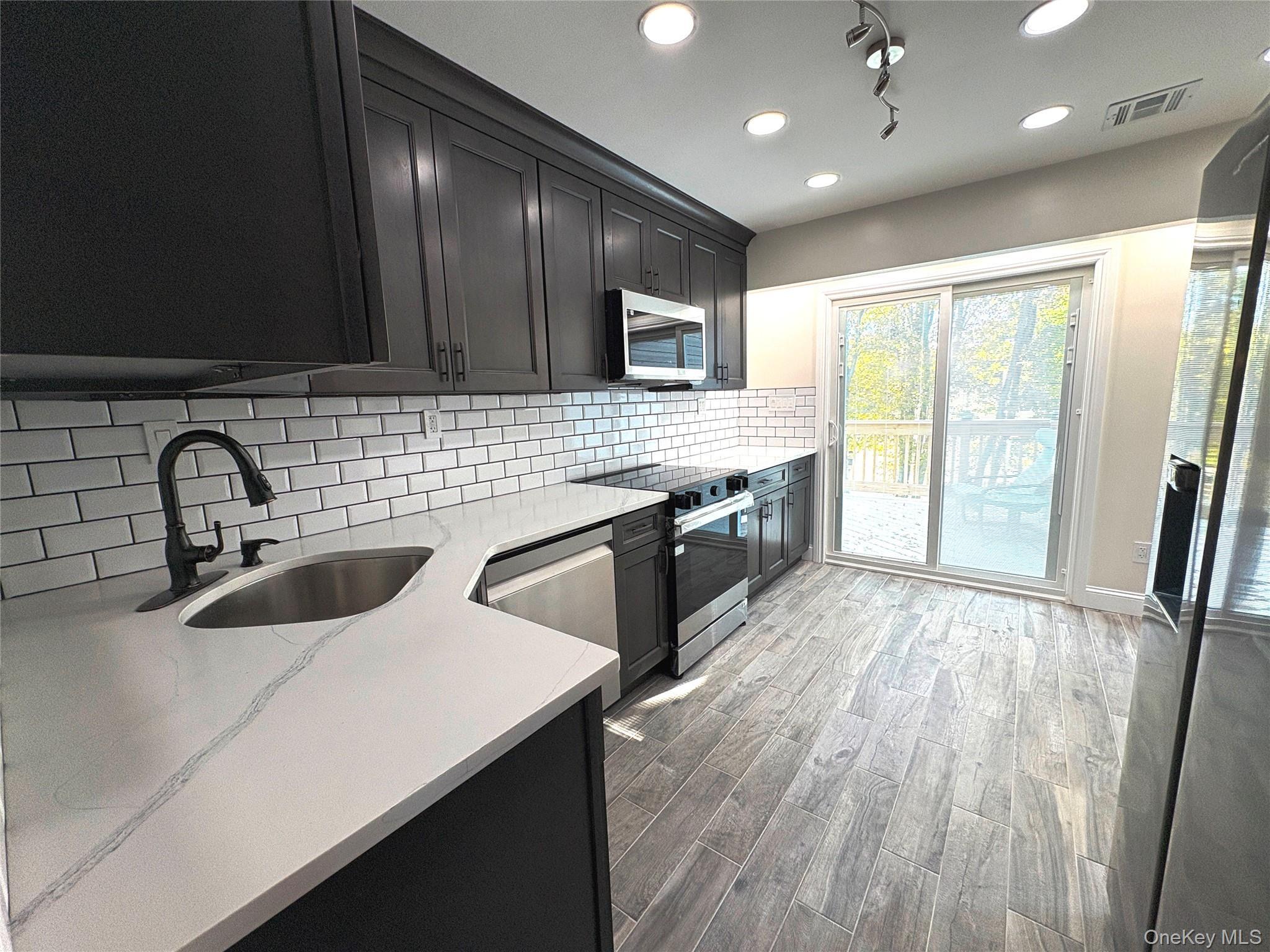 Single Family 2nd Suffolk County, NY 11795, MLS-934838-4