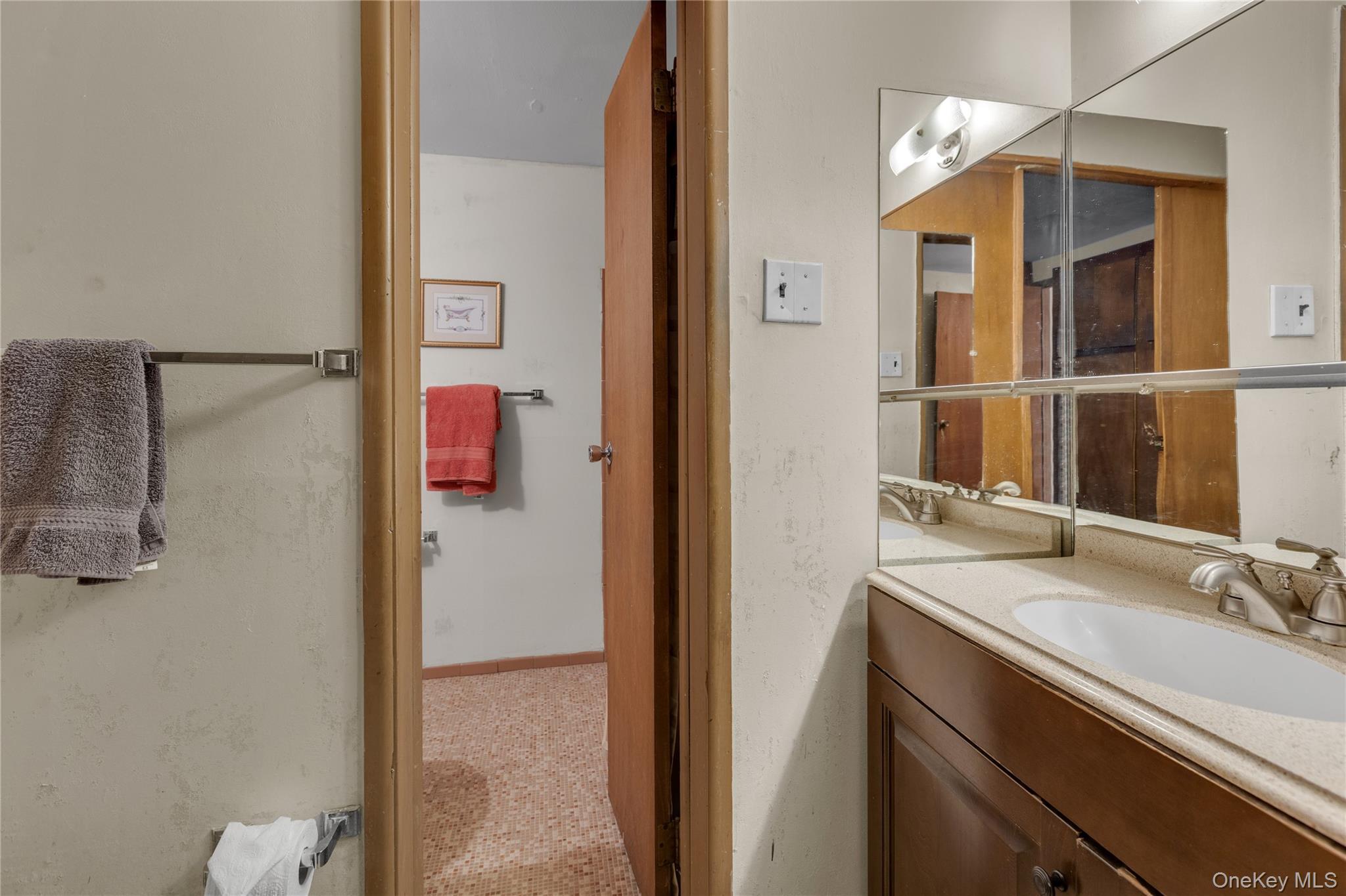 Single Family Split Cedar  Suffolk County, NY 11749, MLS-934869-10