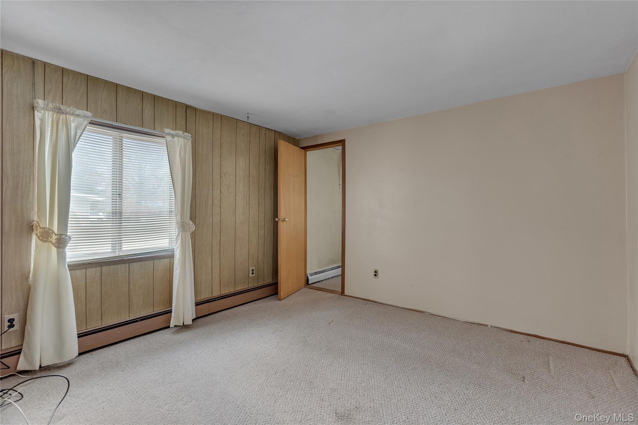 Single Family Split Cedar  Suffolk County, NY 11749, MLS-934869-12