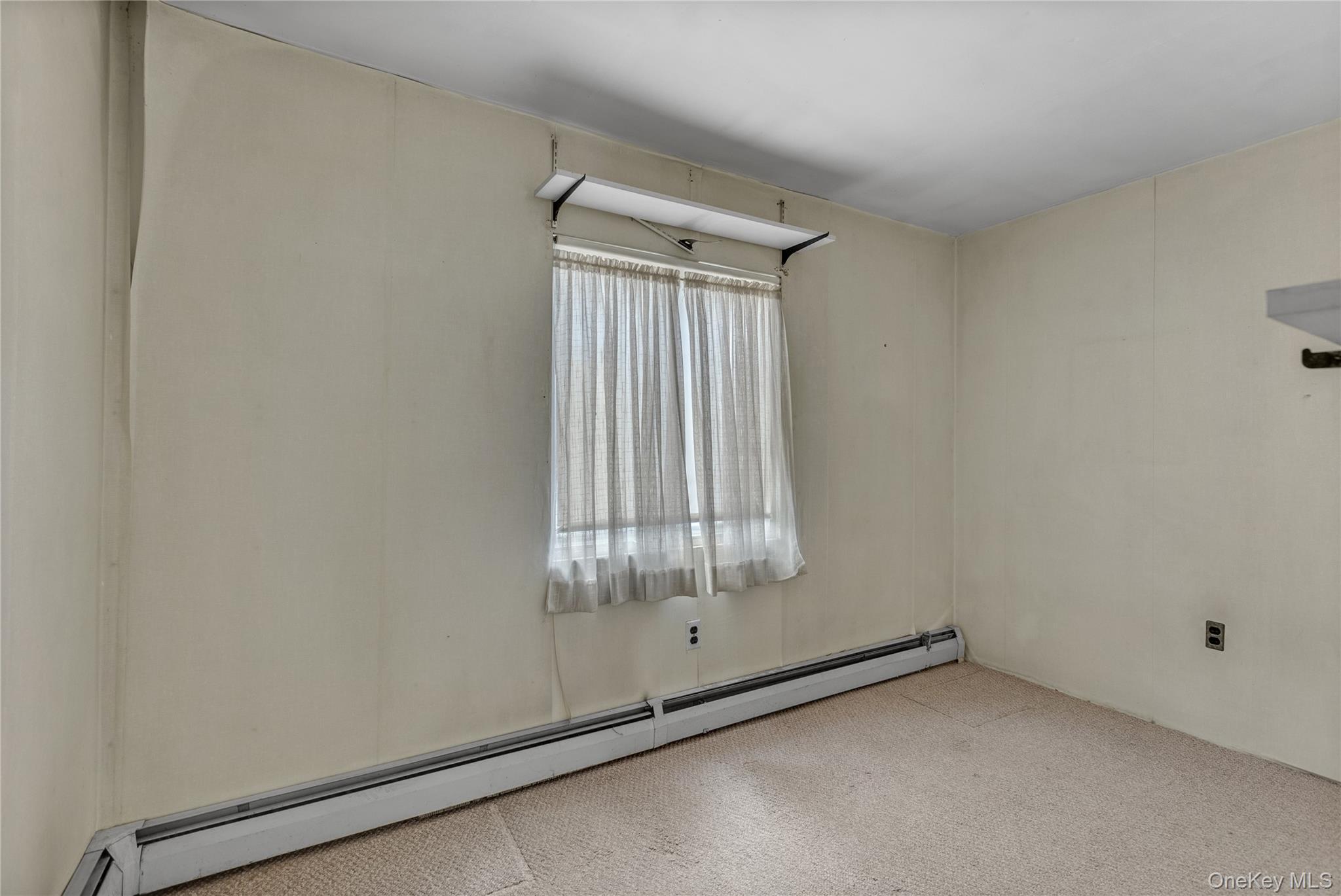 Single Family Split Cedar  Suffolk County, NY 11749, MLS-934869-13