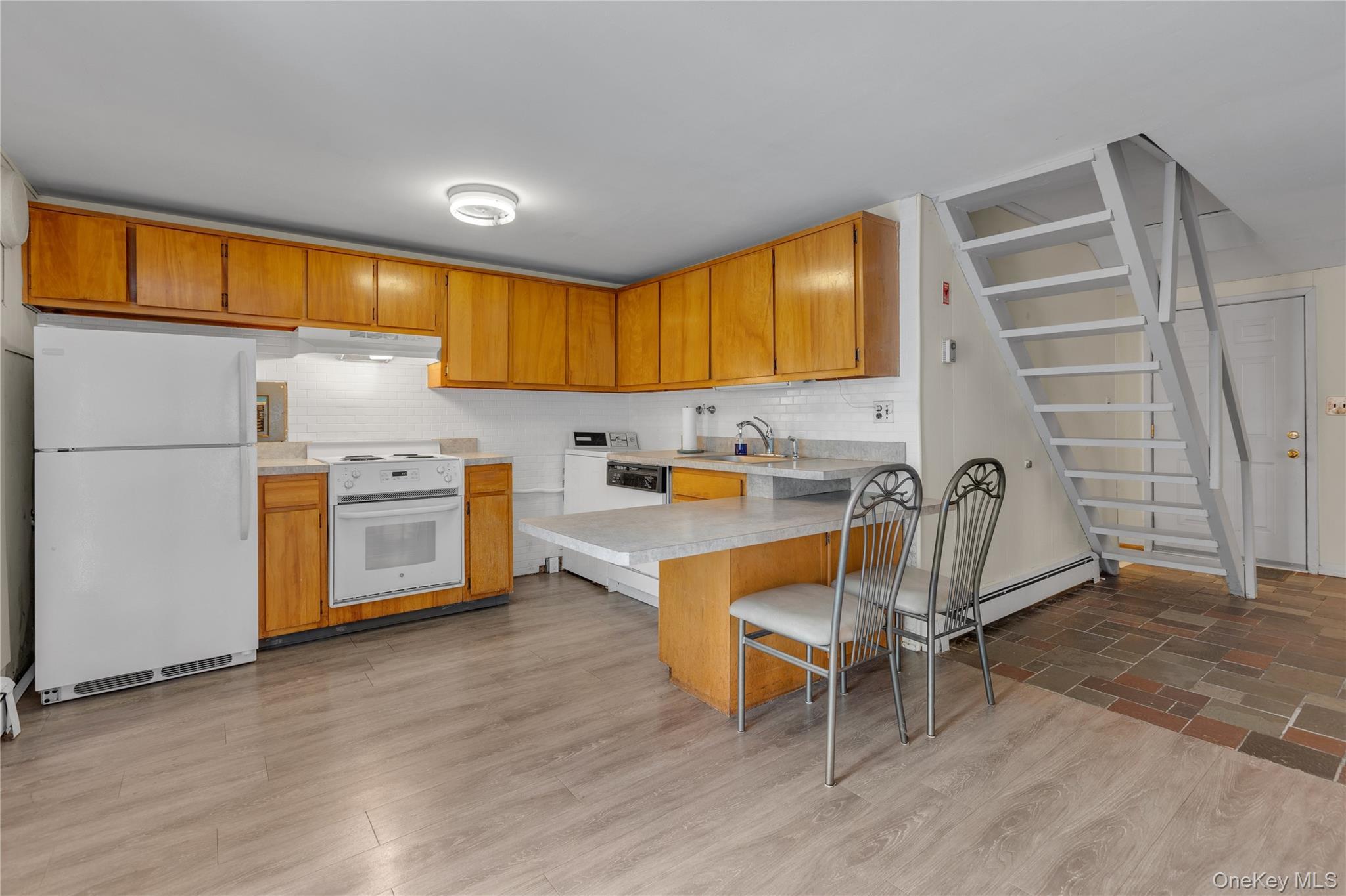 Single Family Split Cedar  Suffolk County, NY 11749, MLS-934869-3