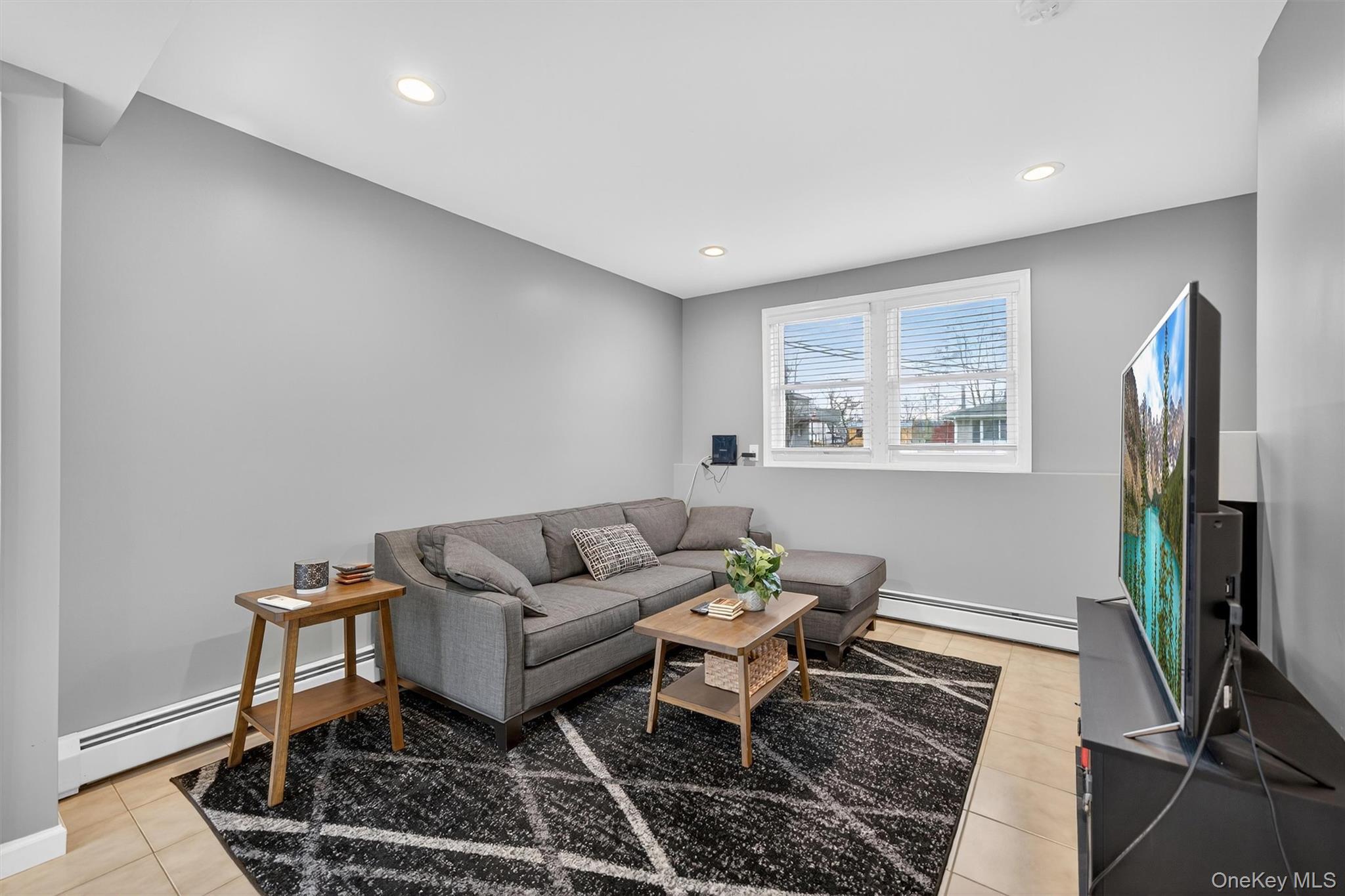 Single Family Georgian Rockland County, NY 10980, MLS-934870-21