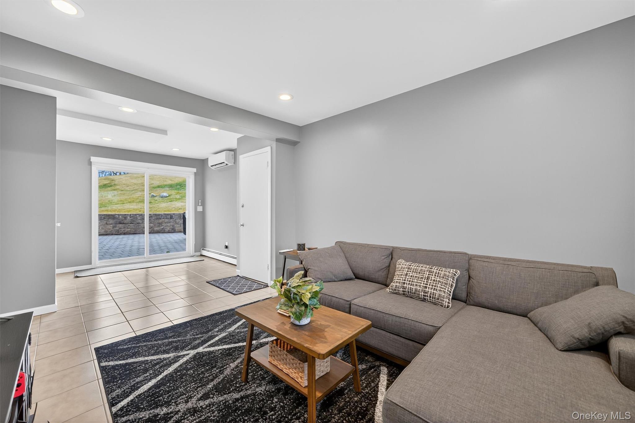 Single Family Georgian Rockland County, NY 10980, MLS-934870-22