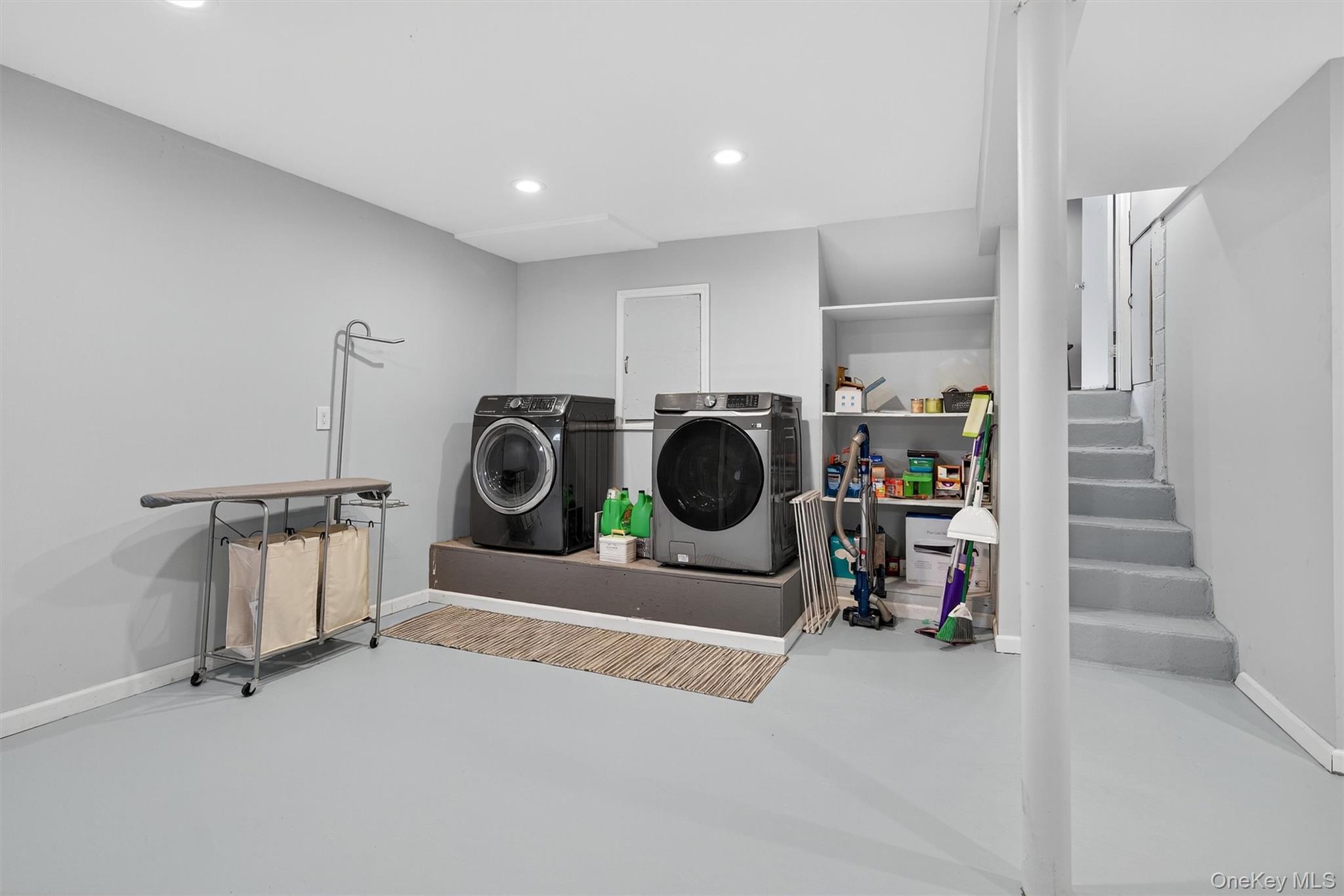 Single Family Georgian Rockland County, NY 10980, MLS-934870-24