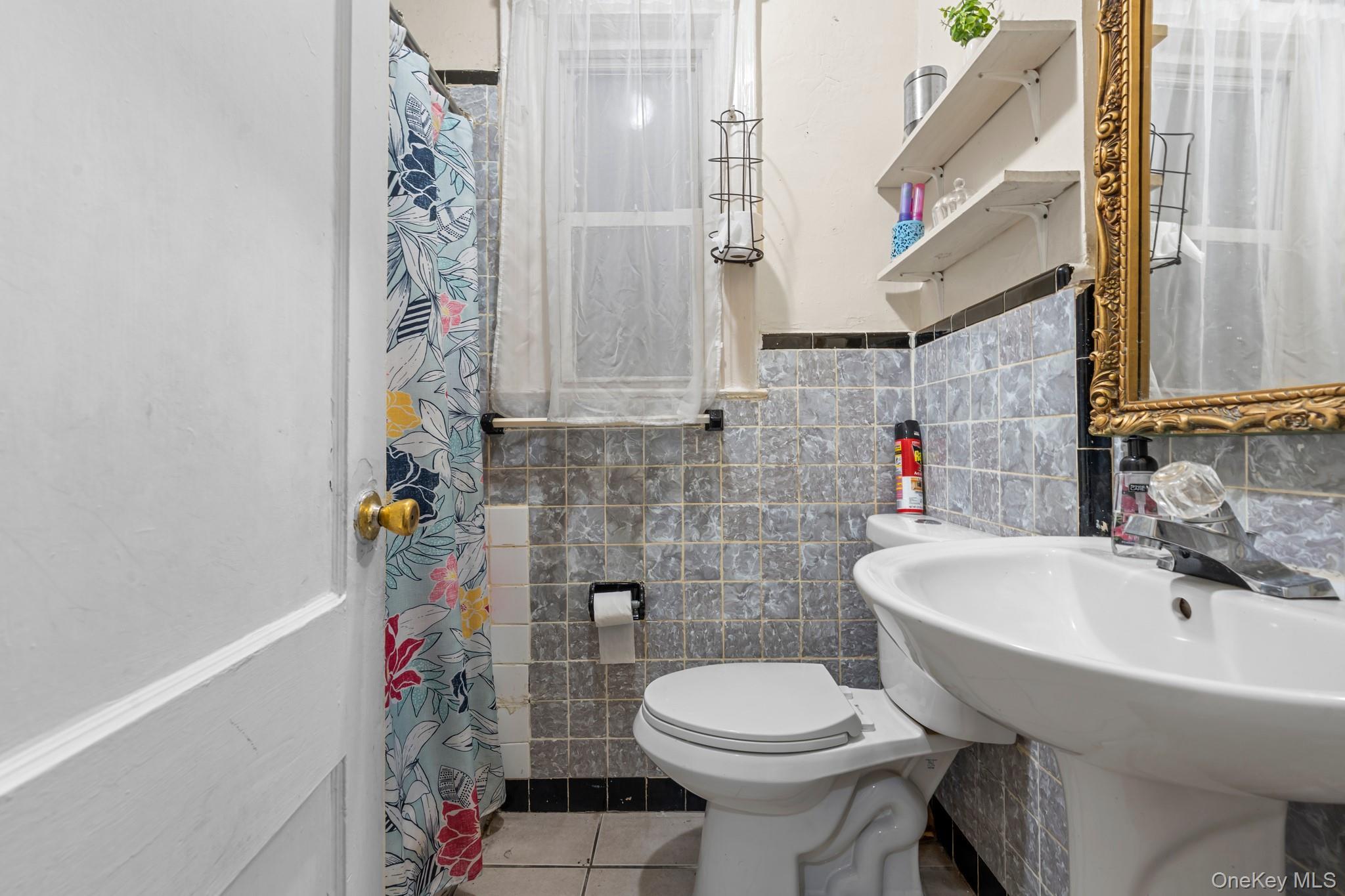 Single Family 48th Queens, NY 11377, MLS-934873-18