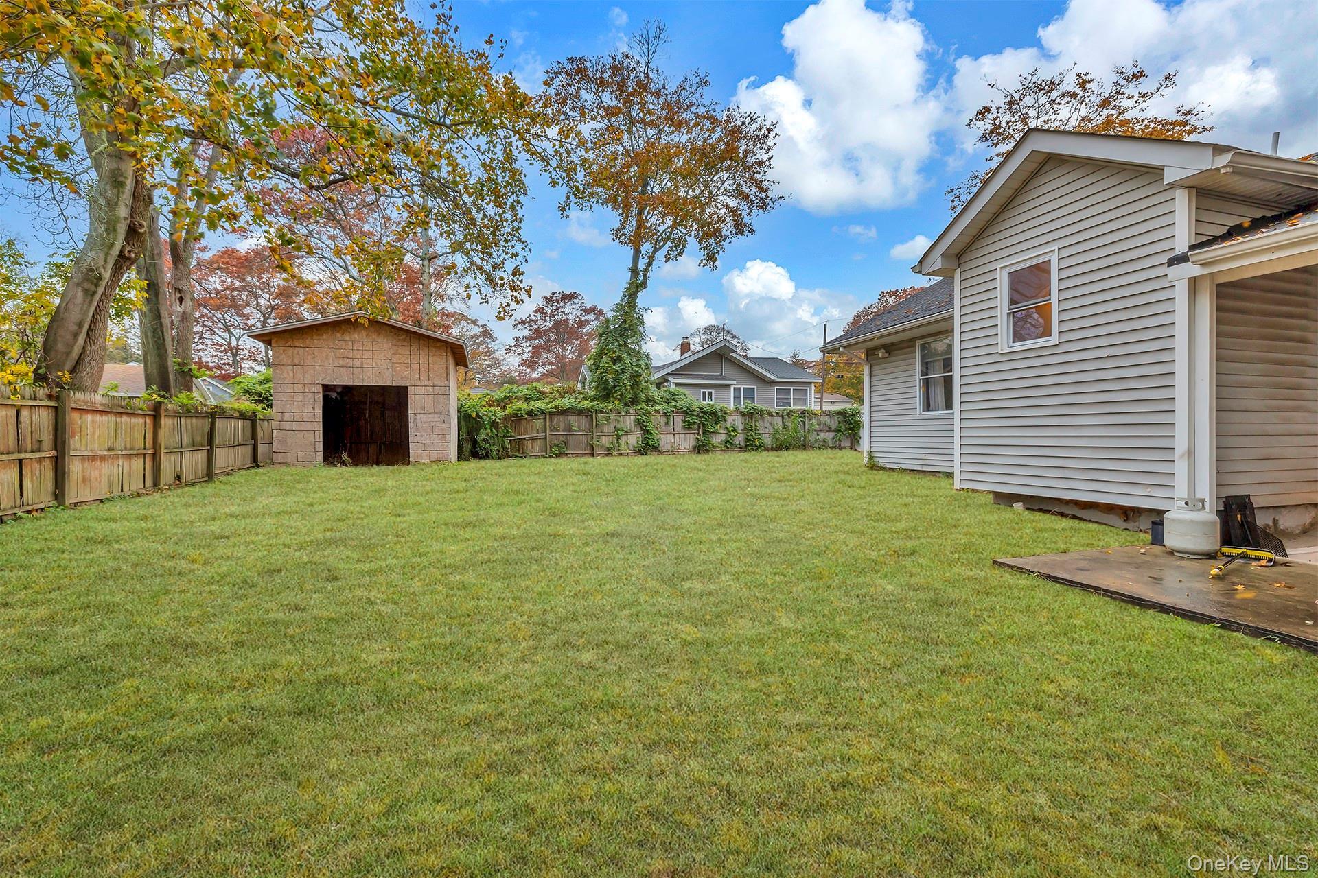 Single Family Weichers  Suffolk County, NY 11779, MLS-934903-25