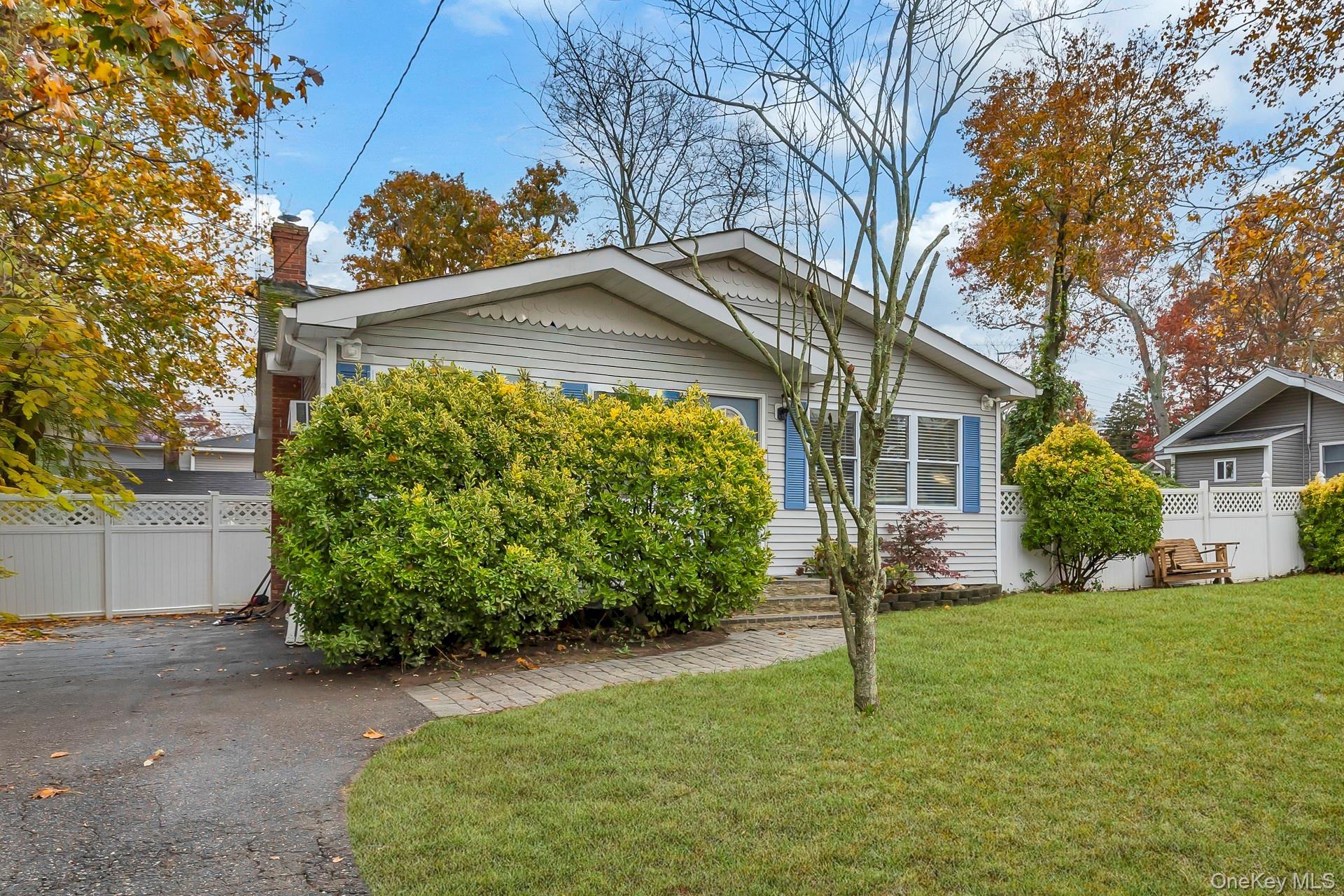 Single Family Weichers  Suffolk County, NY 11779, MLS-934903-30