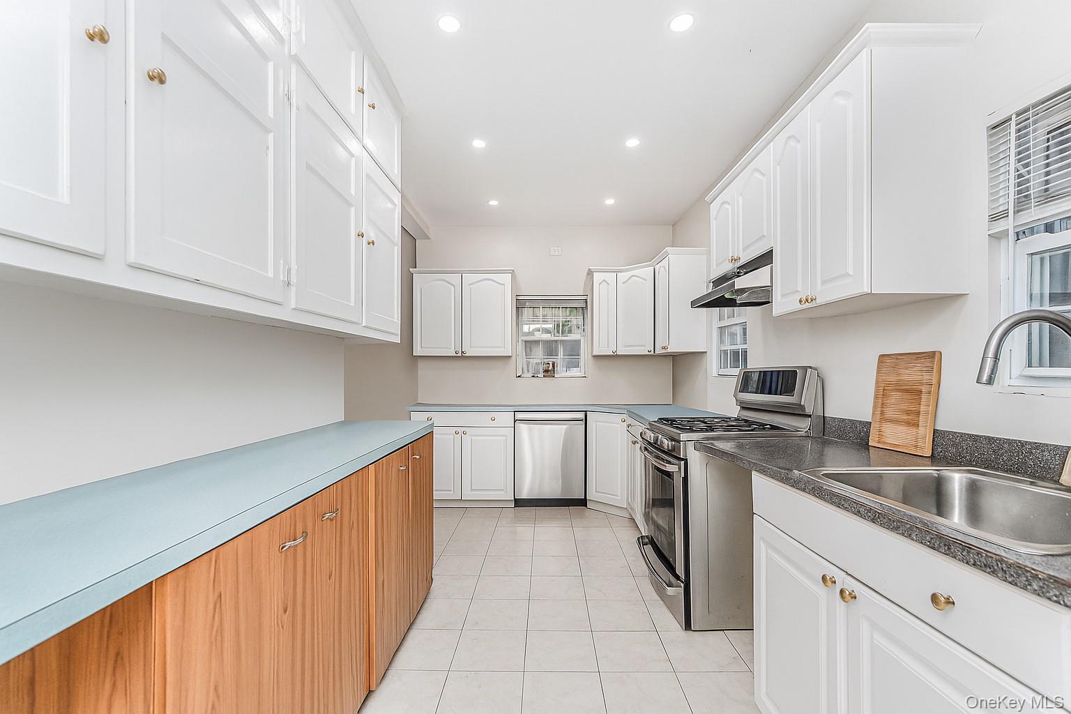 Single Family Glenwood  Brooklyn, NY 11230, MLS-934907-18