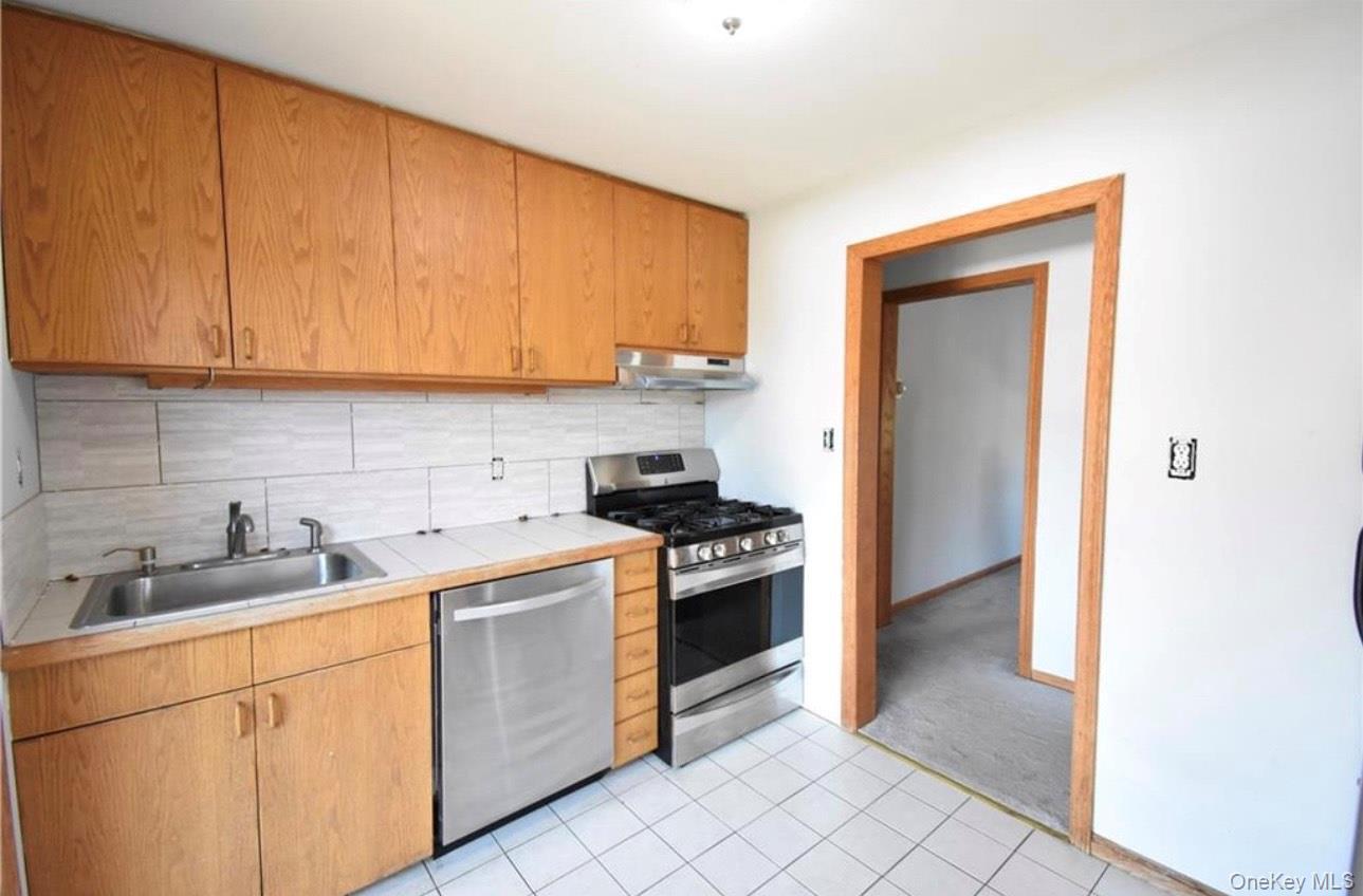 Single Family Grand Rockland County, NY 10965, MLS-934938-15