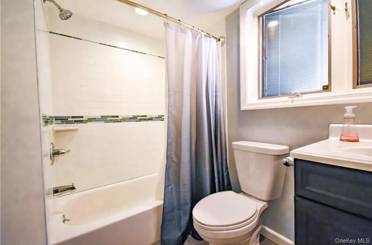 Single Family Grand Rockland County, NY 10965, MLS-934938-16