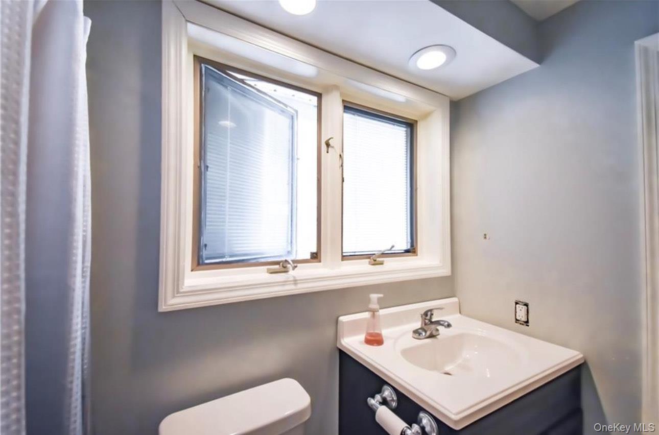 Single Family Grand Rockland County, NY 10965, MLS-934938-17