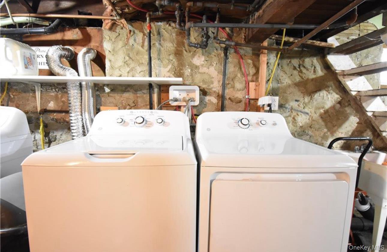 Single Family Grand  Rockland County, NY 10965, MLS-934938-31