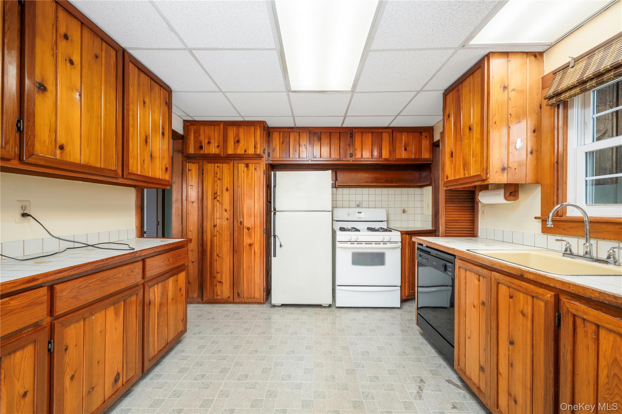 Single Family Entrance Putnam County, NY 10541, MLS-934943-8