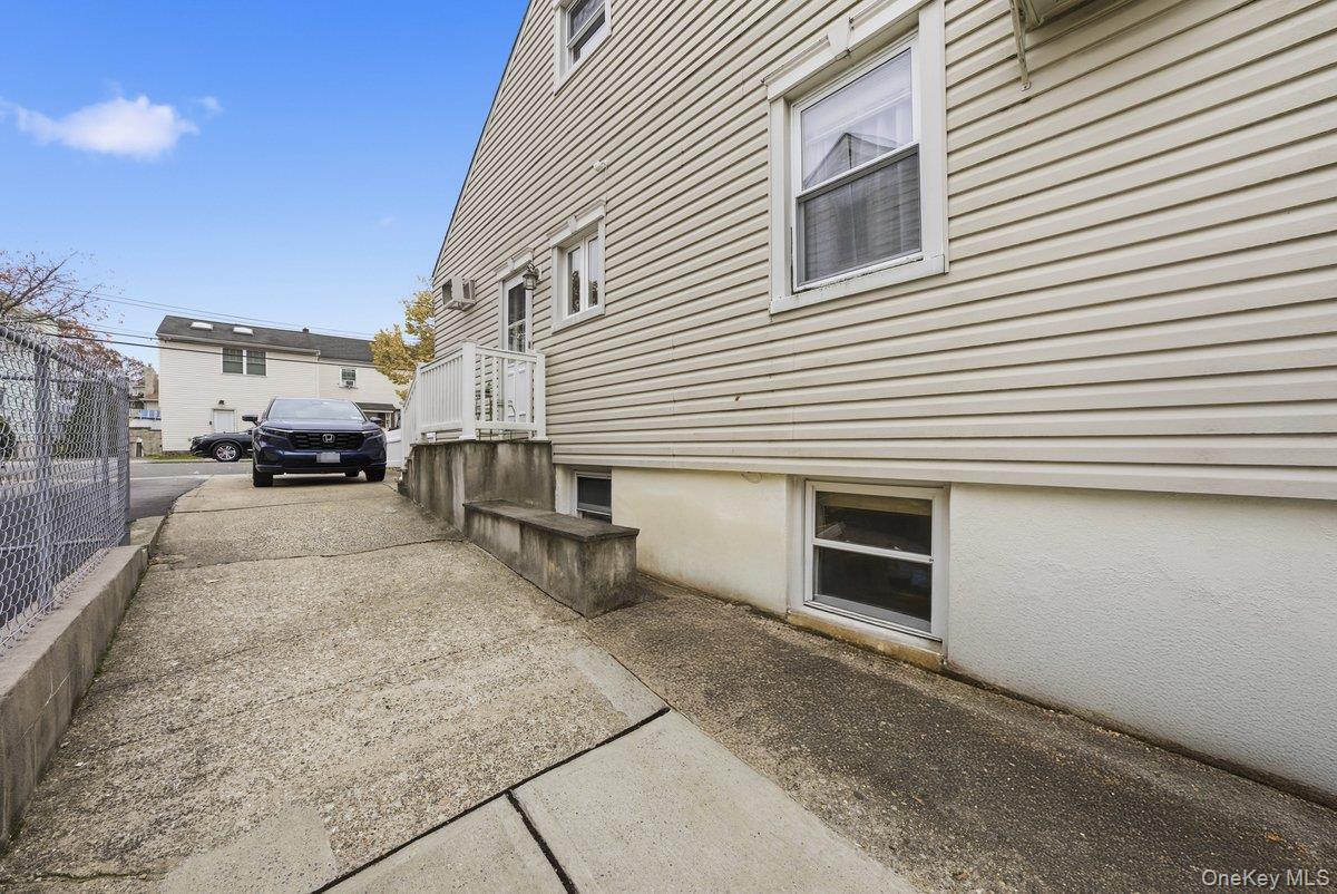 Single Family Woodbine Westchester County, NY 10704, MLS-934971-5