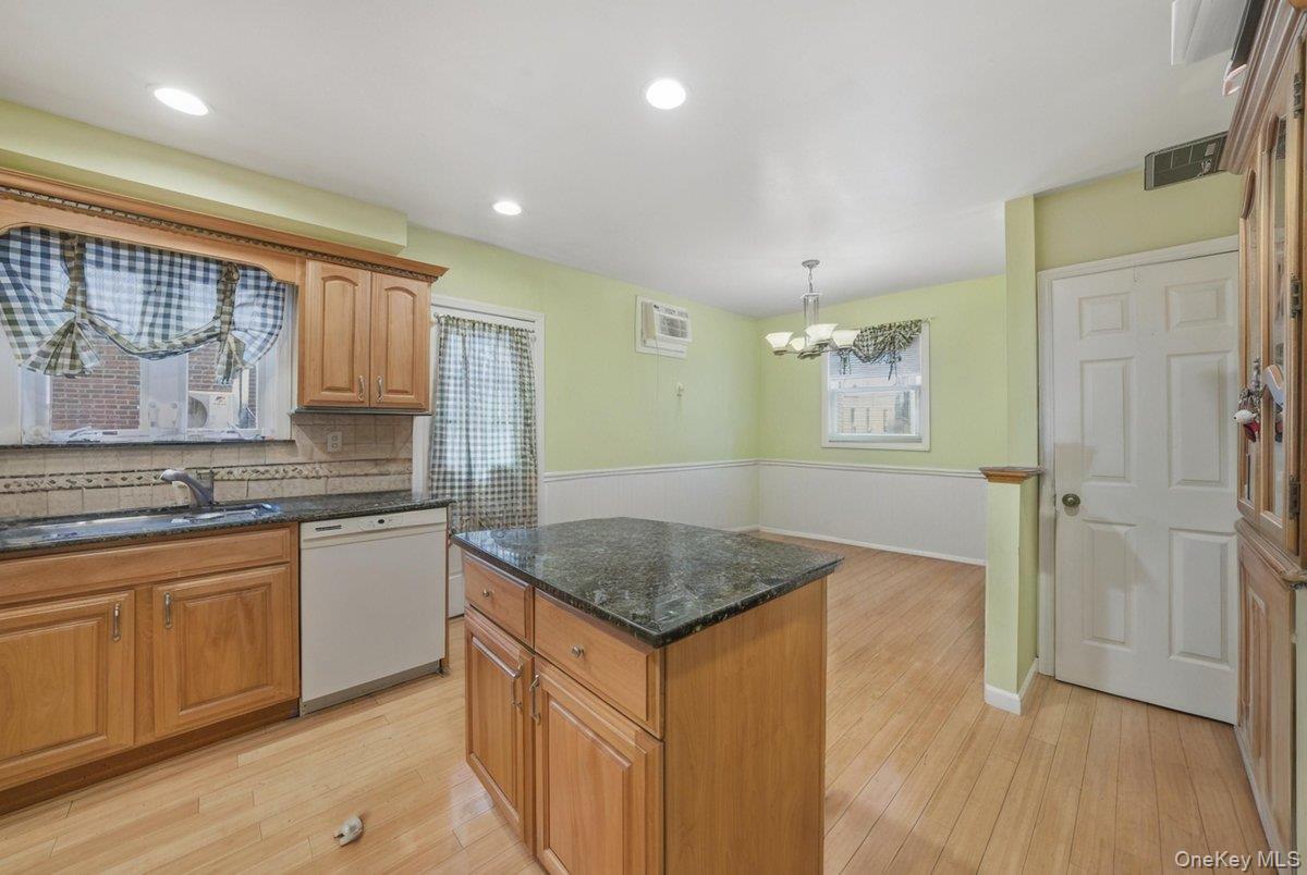 Single Family Woodbine Westchester County, NY 10704, MLS-934971-8