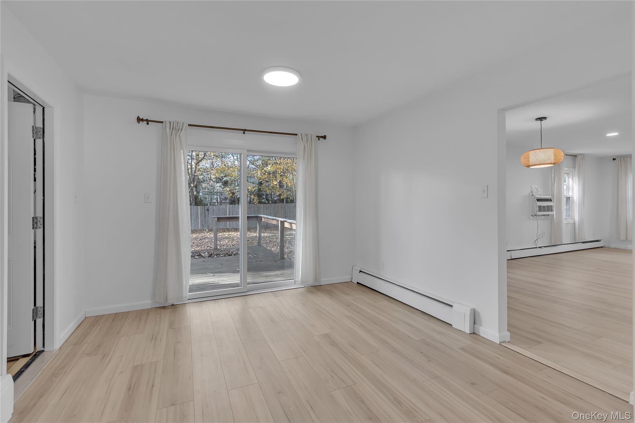 Single Family Hillsdale Suffolk County, NY 11727, MLS-935042-10