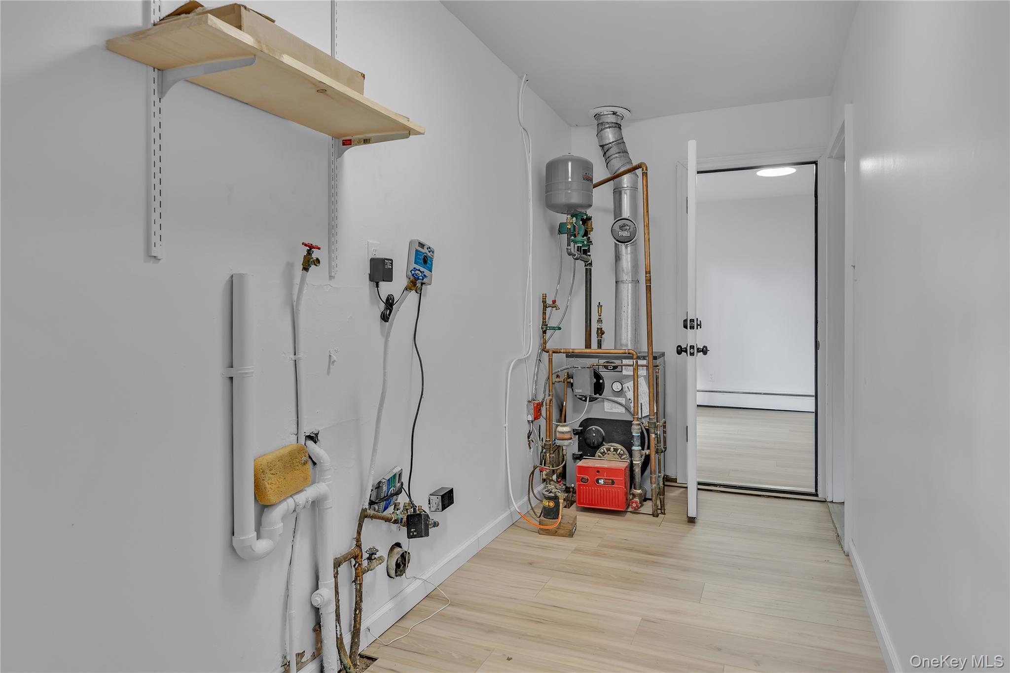 Single Family Hillsdale Suffolk County, NY 11727, MLS-935042-18