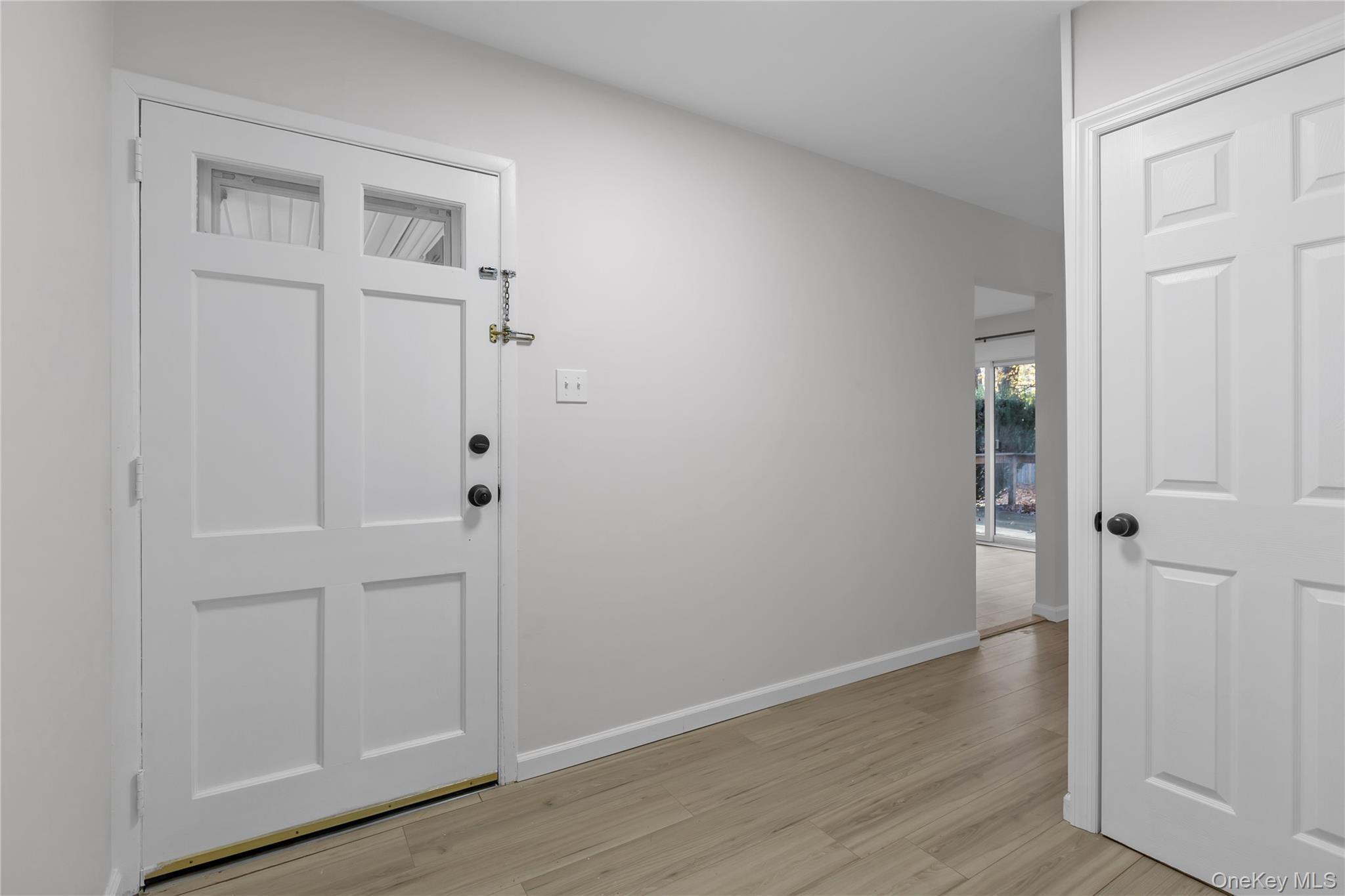 Single Family Hillsdale Suffolk County, NY 11727, MLS-935042-2