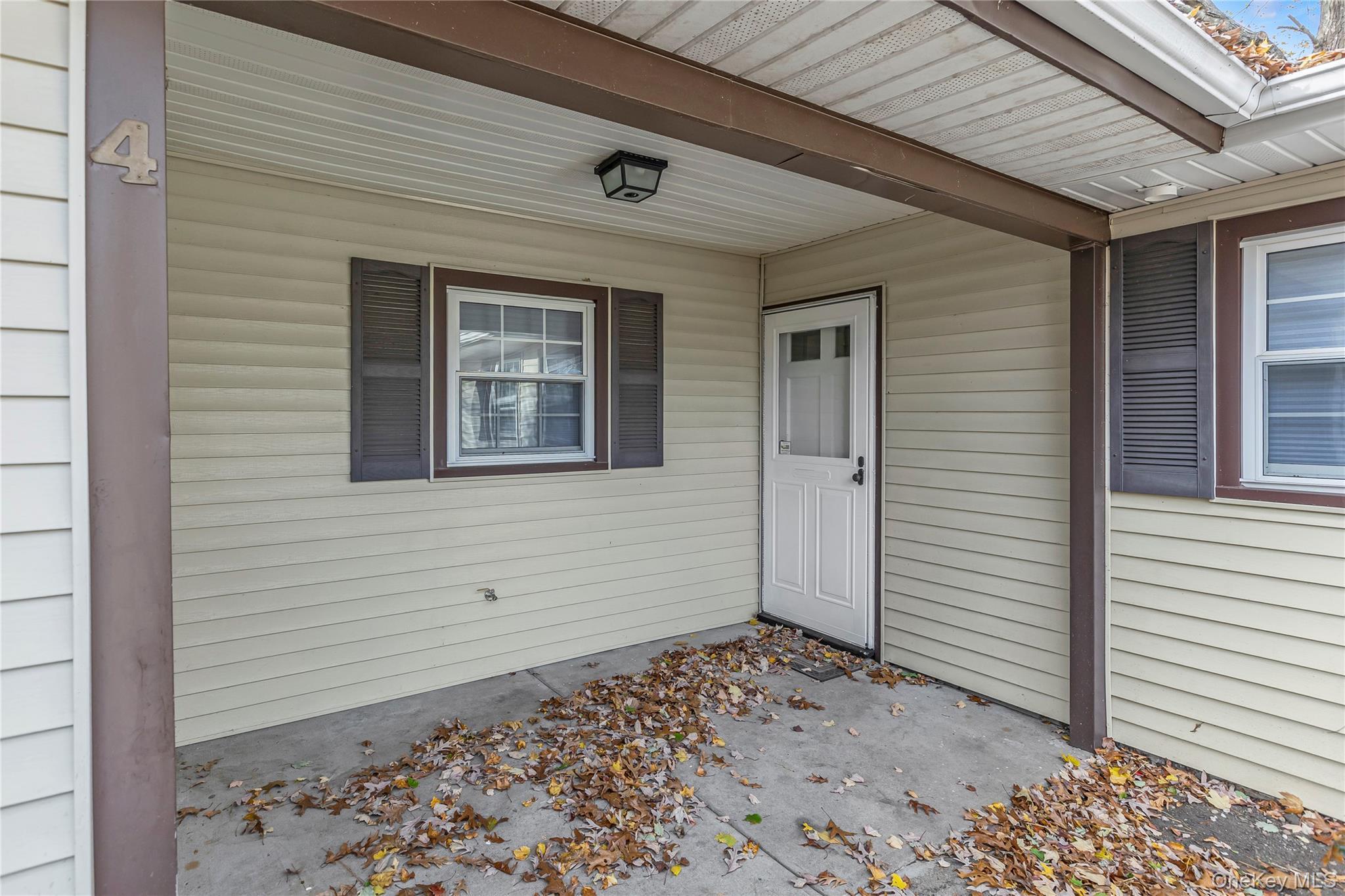 Single Family Hillsdale Suffolk County, NY 11727, MLS-935042-23