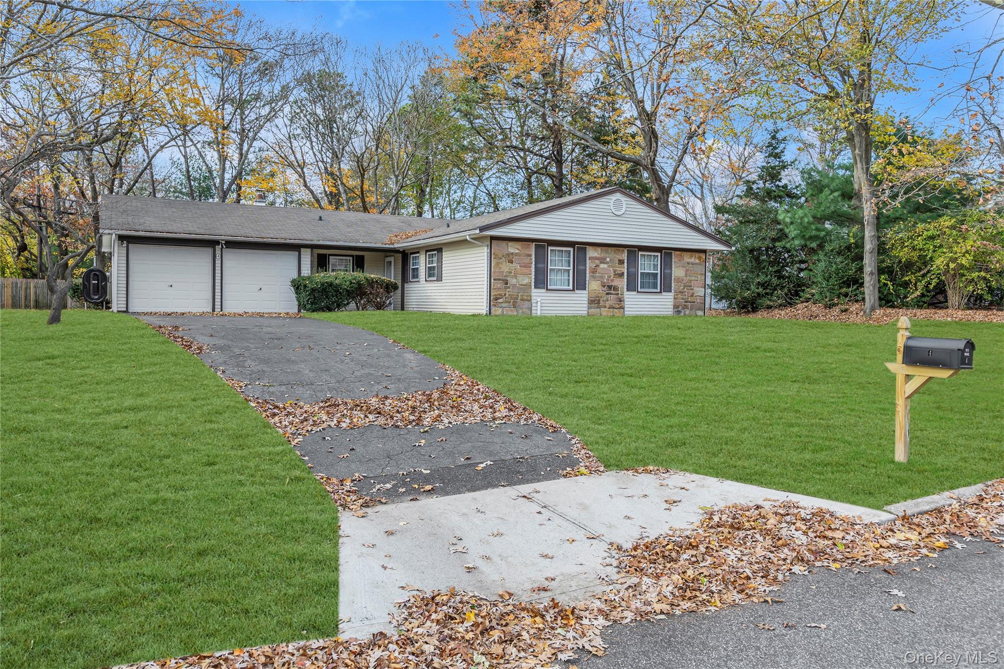 Single Family Hillsdale  Suffolk County, NY 11727, MLS-935042-24