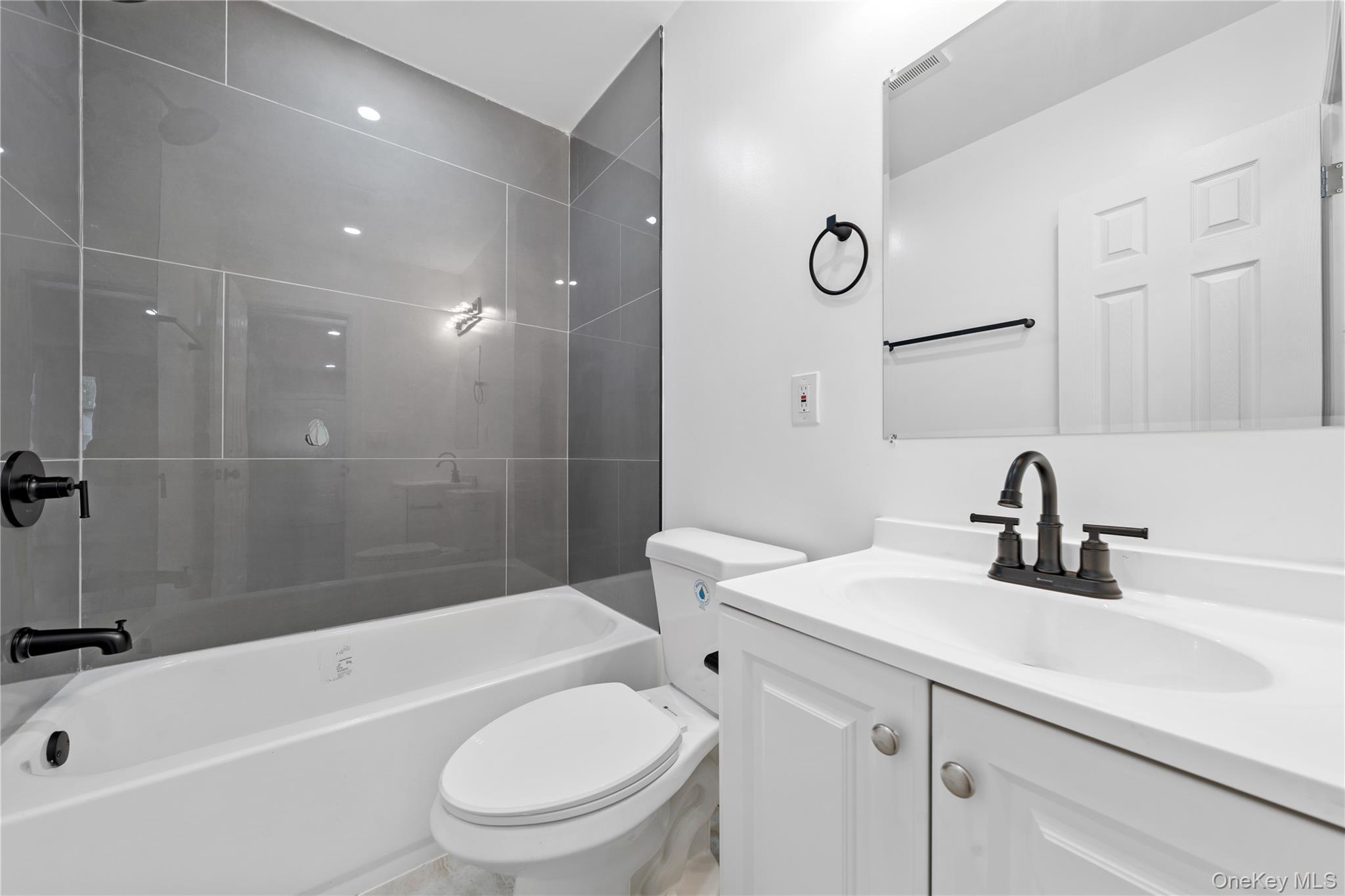 Single Family Cypress Suffolk County, NY 11951, MLS-935045-9