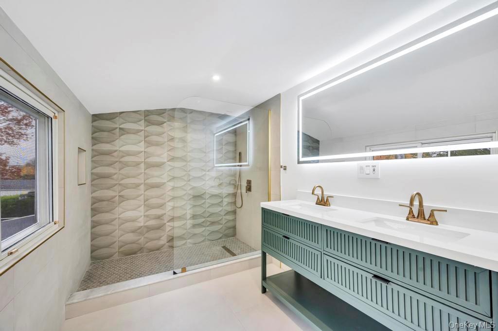 Single Family Edward Nassau County, NY 11801, MLS-935063-12