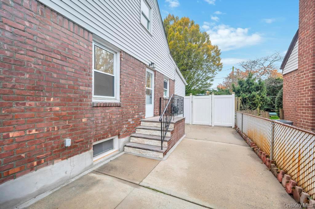 Single Family Edward Nassau County, NY 11801, MLS-935063-18