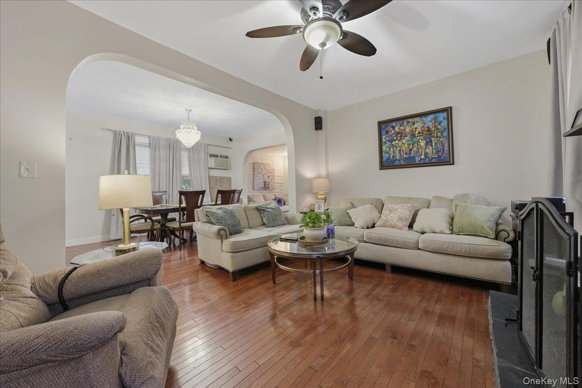 Single Family Franklin  Nassau County, NY 11563, MLS-935082-12