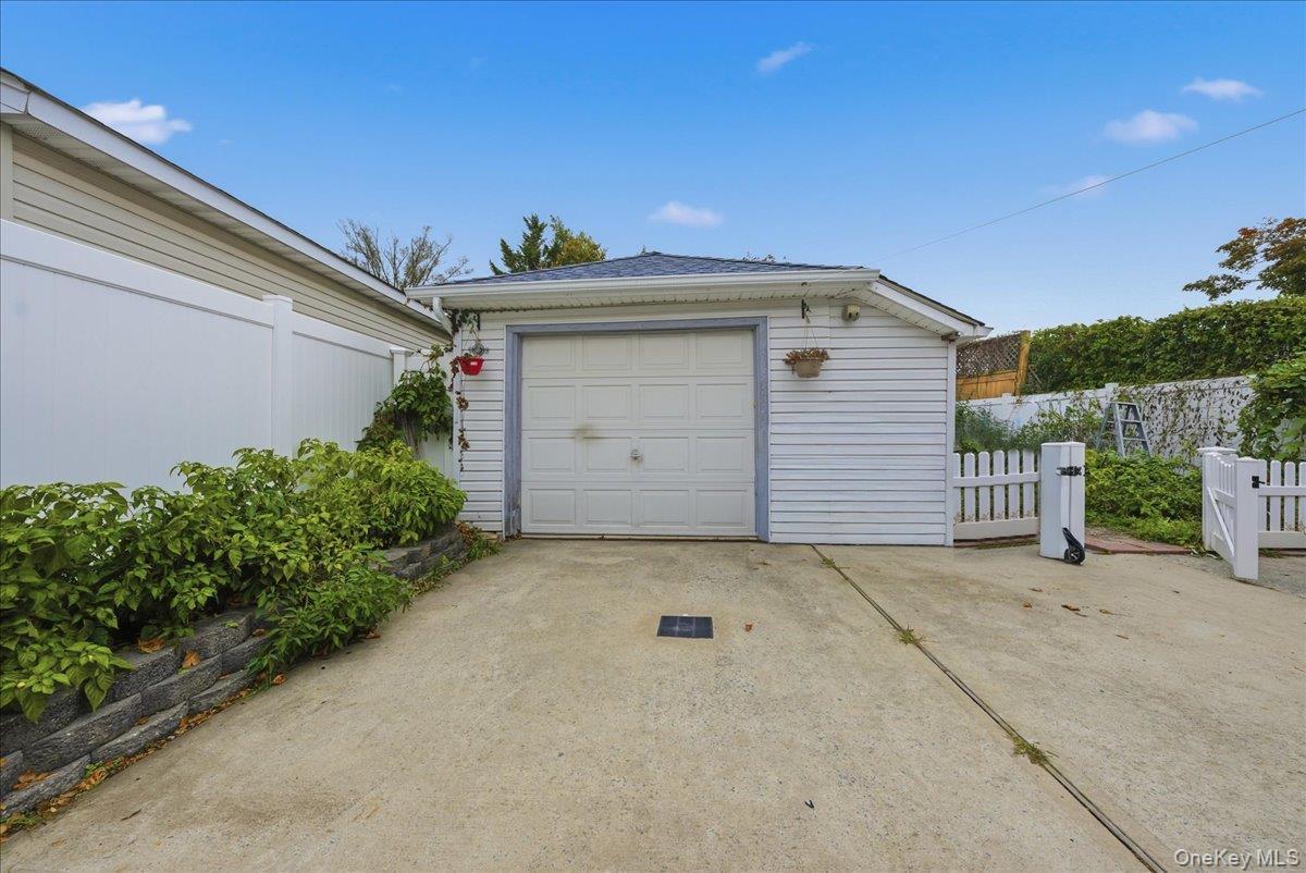 Single Family Franklin  Nassau County, NY 11563, MLS-935082-21