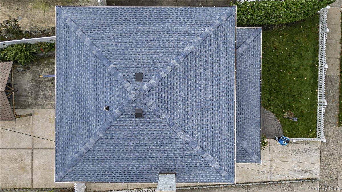 Single Family Franklin  Nassau County, NY 11563, MLS-935082-25