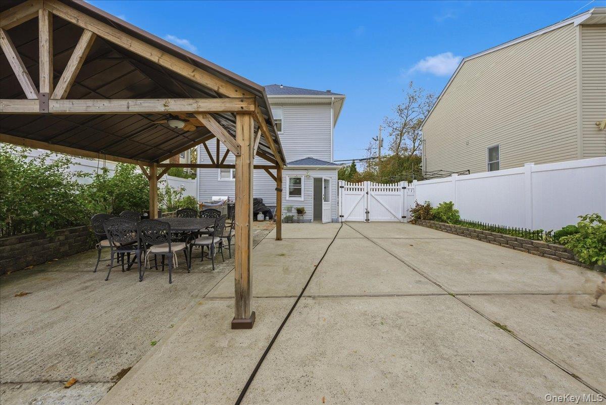 Single Family Franklin  Nassau County, NY 11563, MLS-935082-26