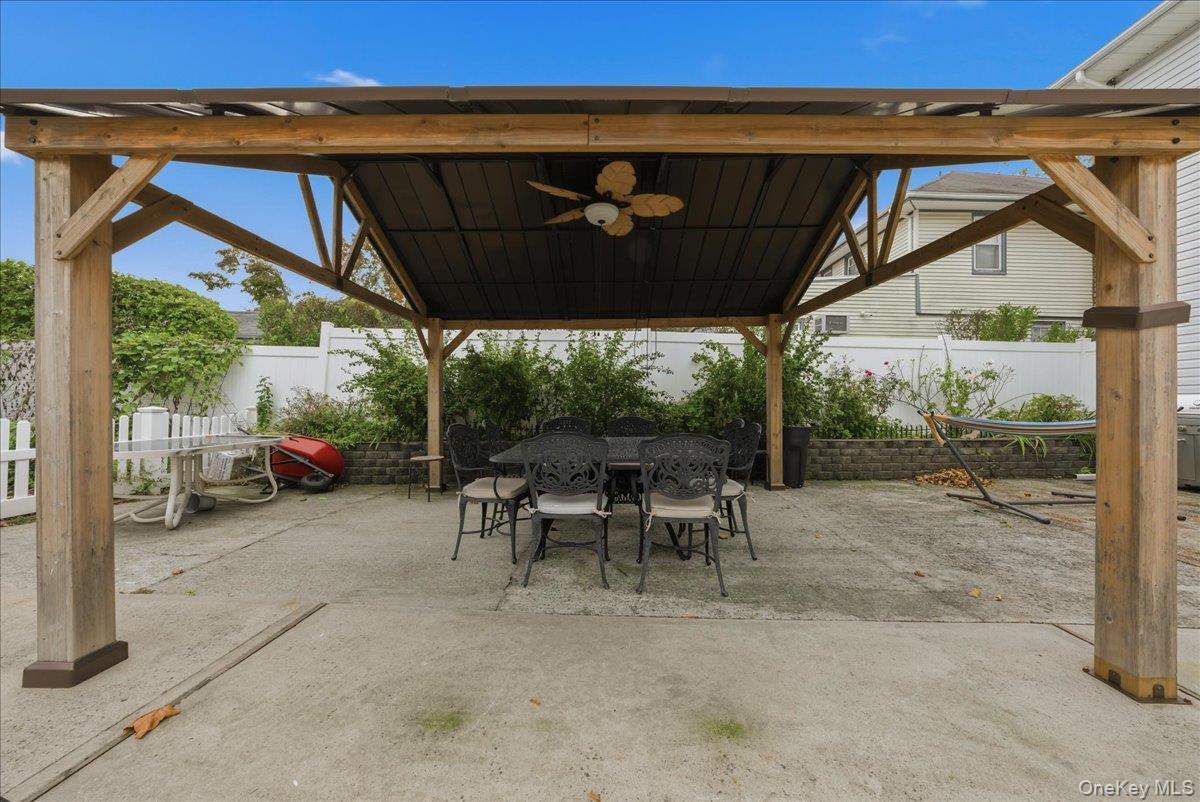 Single Family Franklin  Nassau County, NY 11563, MLS-935082-27