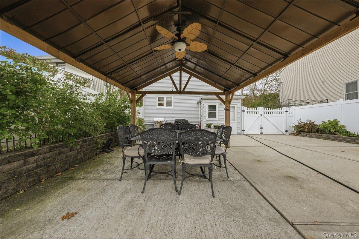 Single Family Franklin  Nassau County, NY 11563, MLS-935082-28