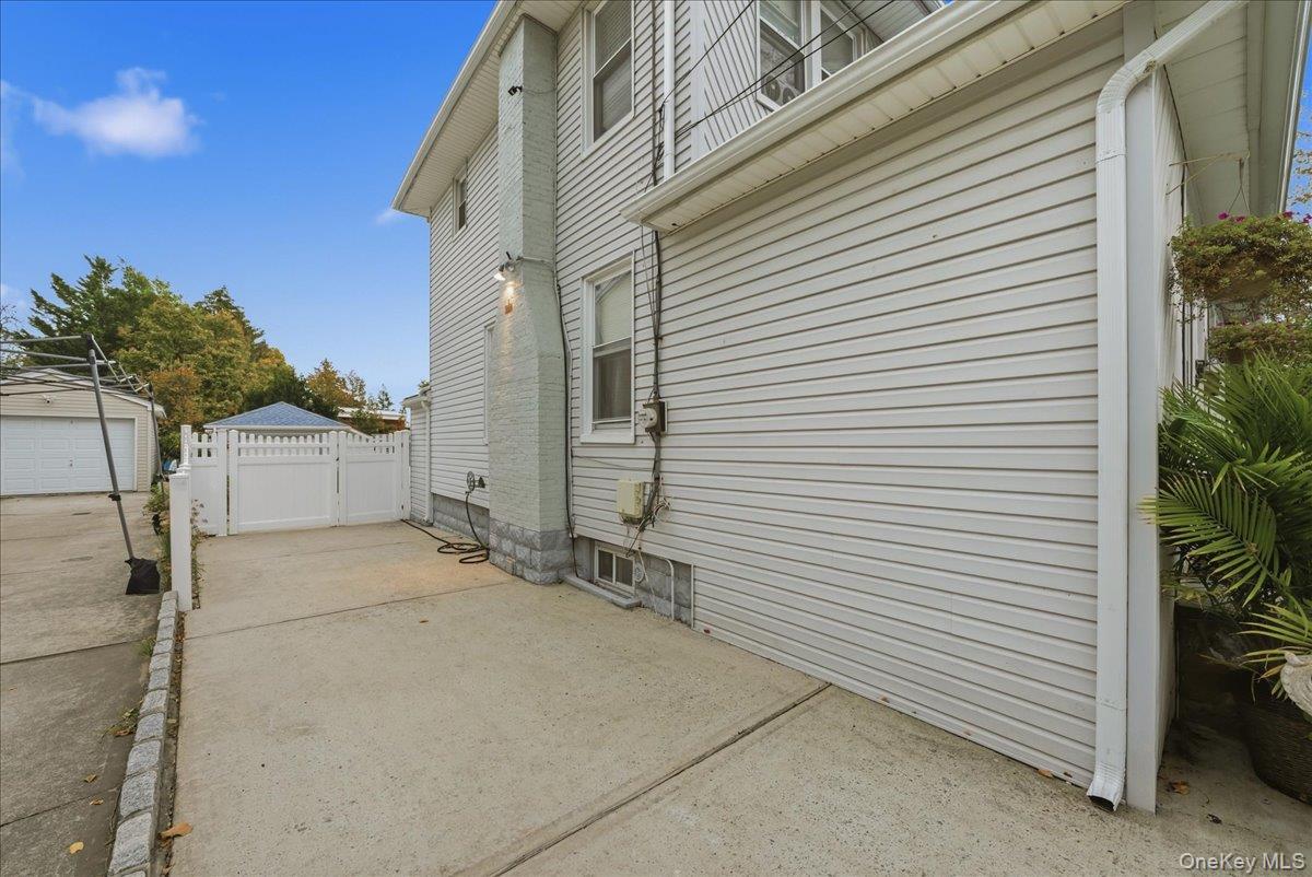 Single Family Franklin  Nassau County, NY 11563, MLS-935082-30